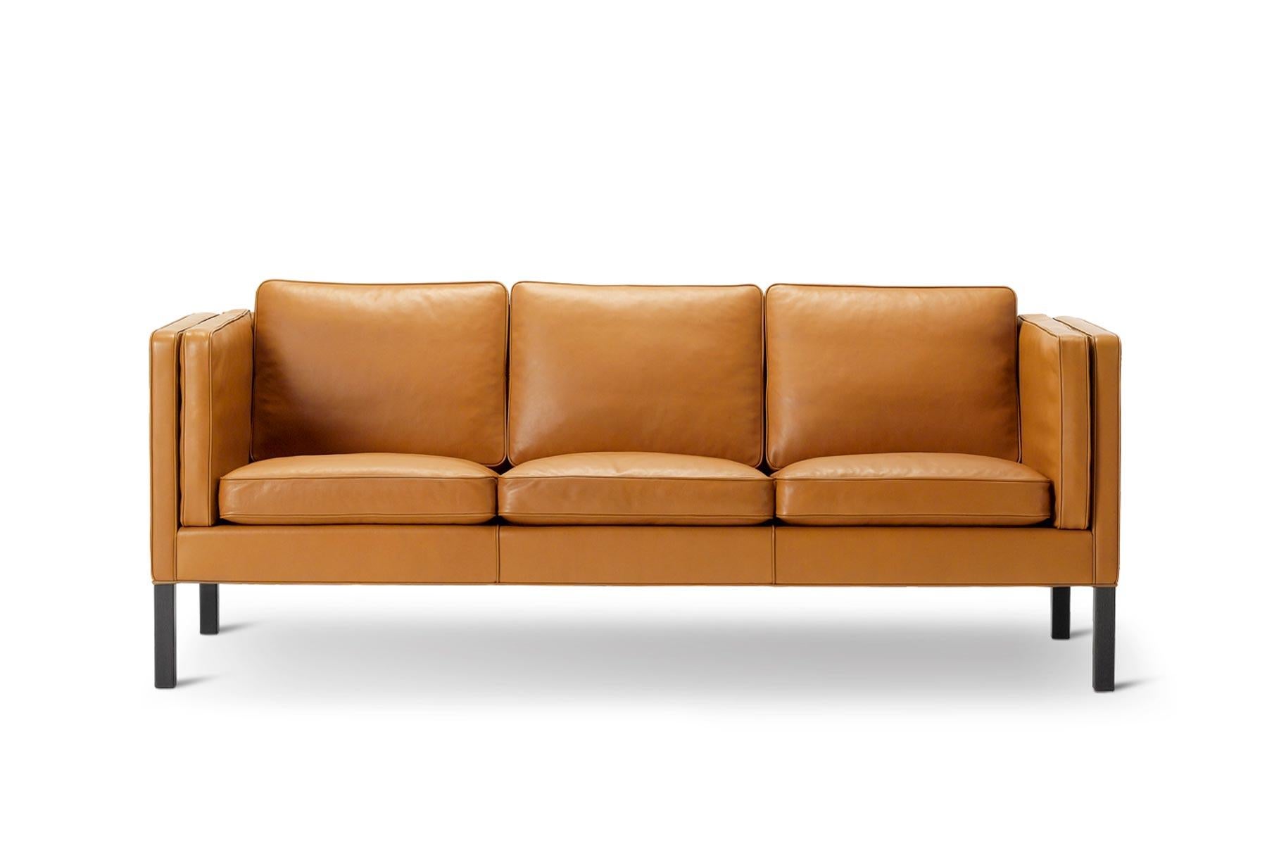 Mid-Century Modern Mogensen 2333 Sofa For Sale