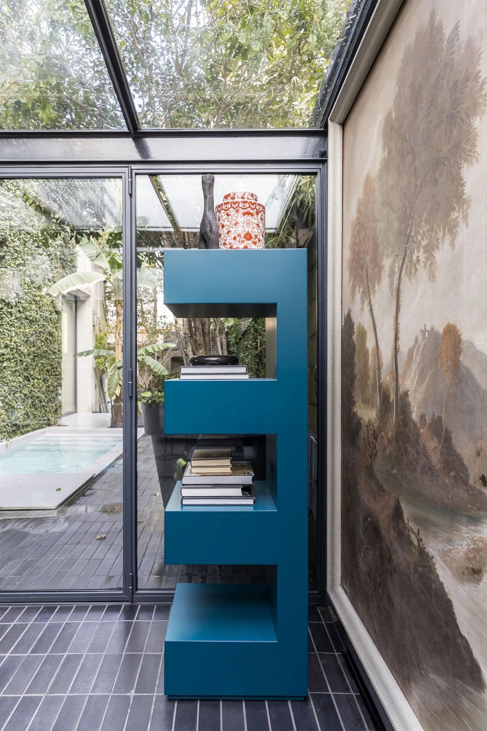 Model: AND – Tallboy / Chest of Drawers
Design: Fabio Bortolani & Stefano Maggi

Modular Storage Dresser

The AND tallboy, designed by Italian designers Fabio Bortolani and Stefano Maggi for Mogg, is a sculptural storage piece that blends graphic