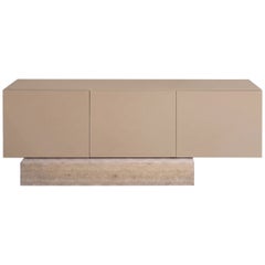 Credenza Mogg Block – Design Bellavista & Piccini, finitura opaca RAL 1019 / travertino