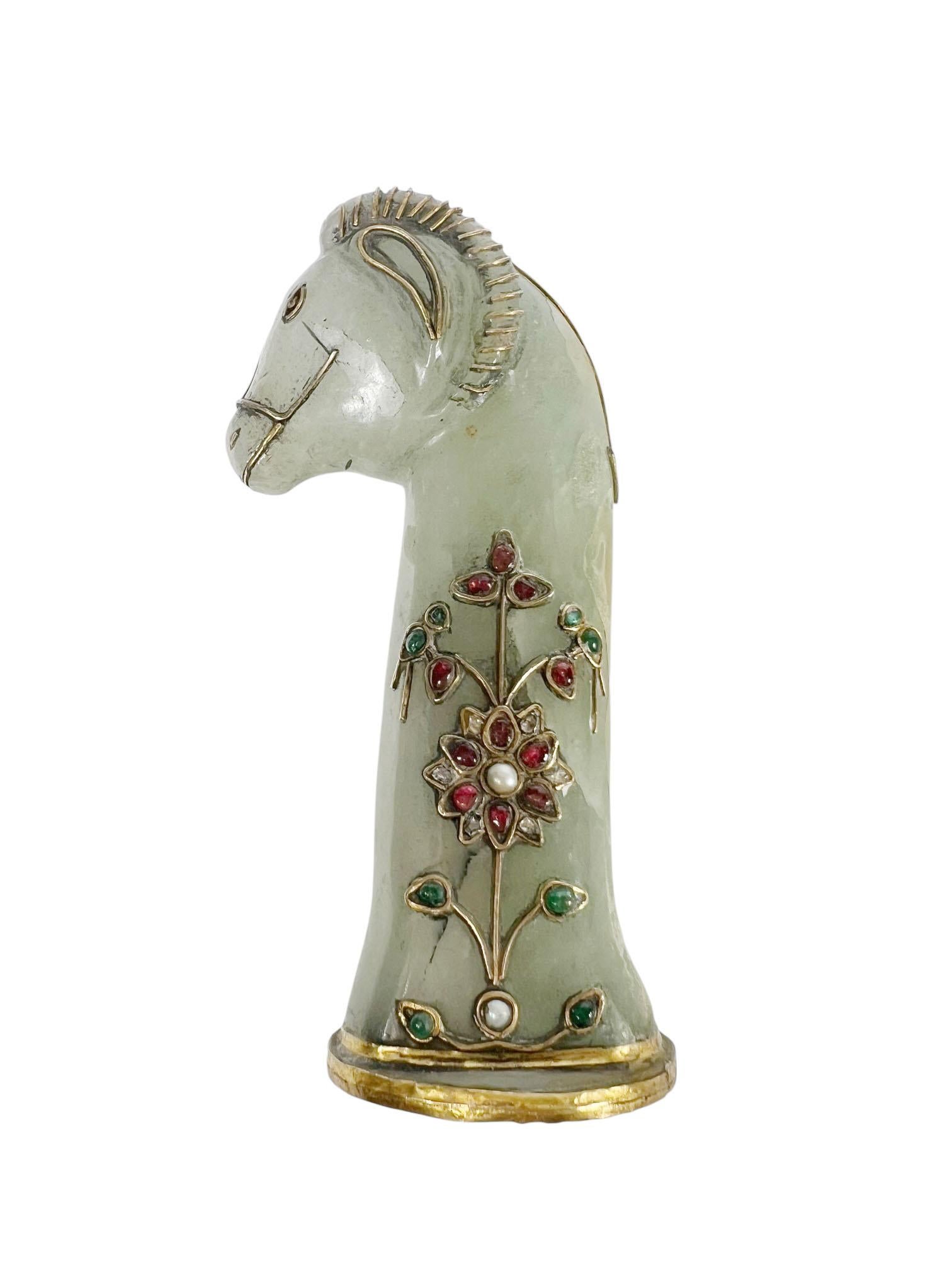 Mogul-Jade-Griff mit Edelsteinen (Spätes 19. Jahrhundert) im Angebot