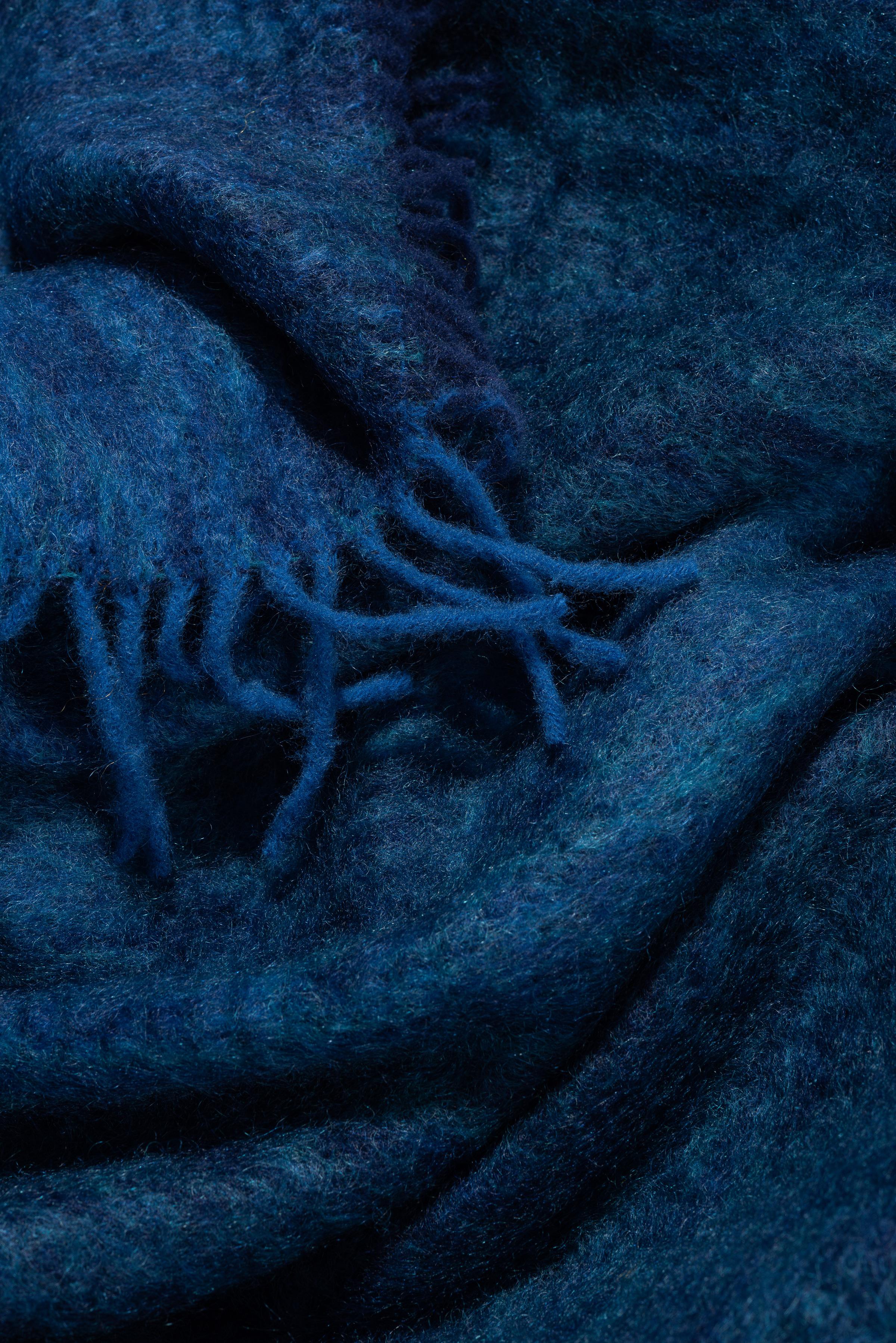 Mohair-Deckendecke Blau gewebt aus Mohair und Wolle von Catharina Mende (Gewebt) im Angebot