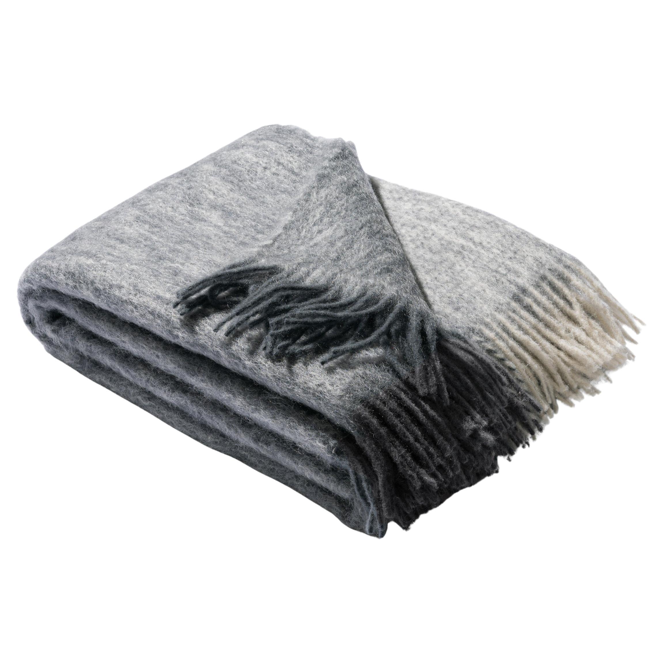 Mohair-Deckendecke Grau gewebt aus Mohair und Wolle von Catharina Mende im Angebot