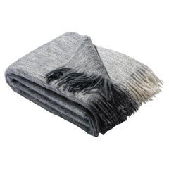 Mohair-Deckendecke Grau gewebt aus Mohair und Wolle von Catharina Mende