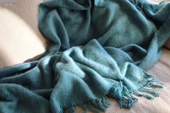 Couverture turquoise en mohair et laine de Catharina Mende