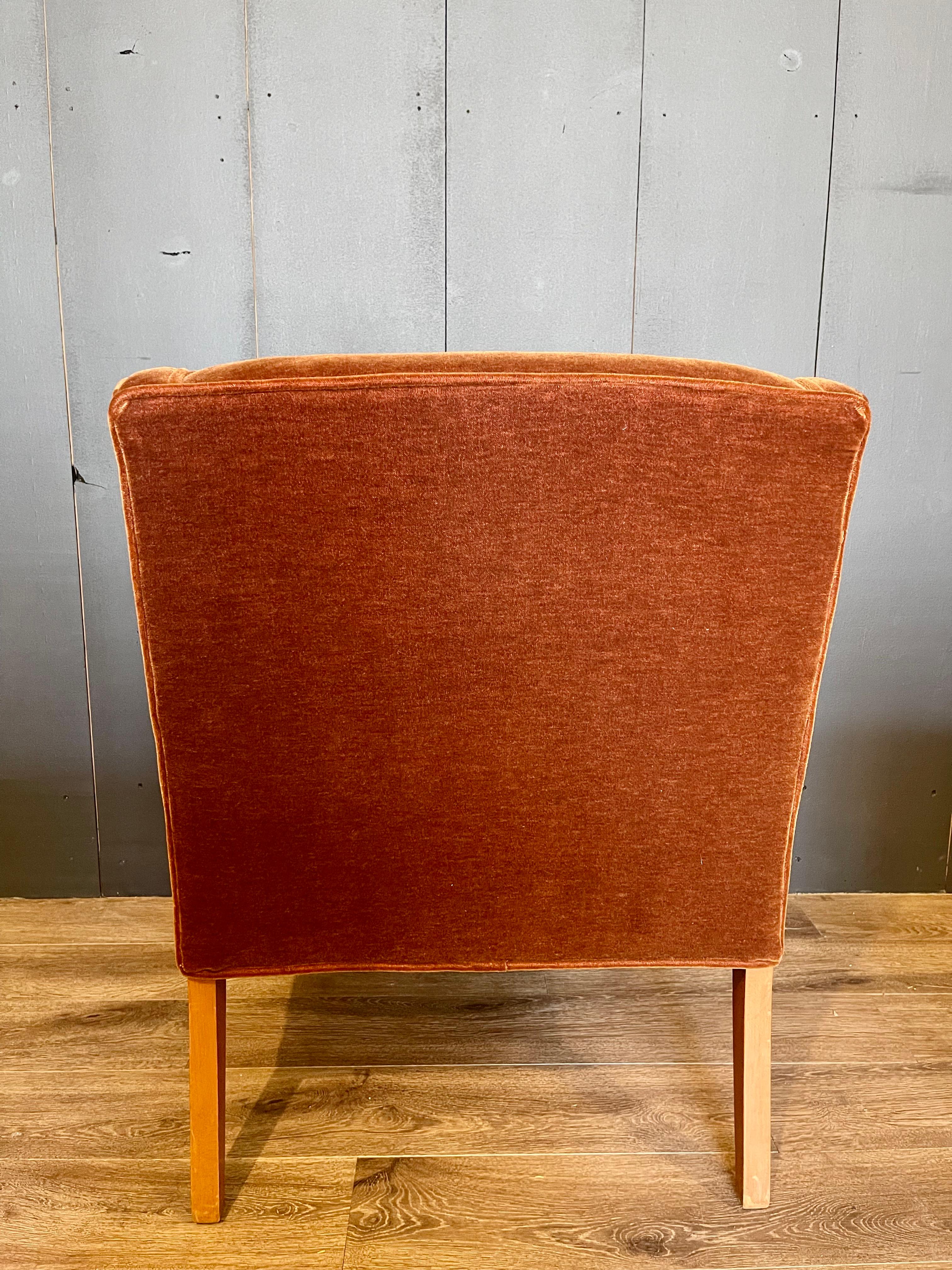Mohair Mid-Century Accent Chair, in Rich Rust Colored Newly Upholstered Mohair In Good Condition For Sale In Mckinney, TX