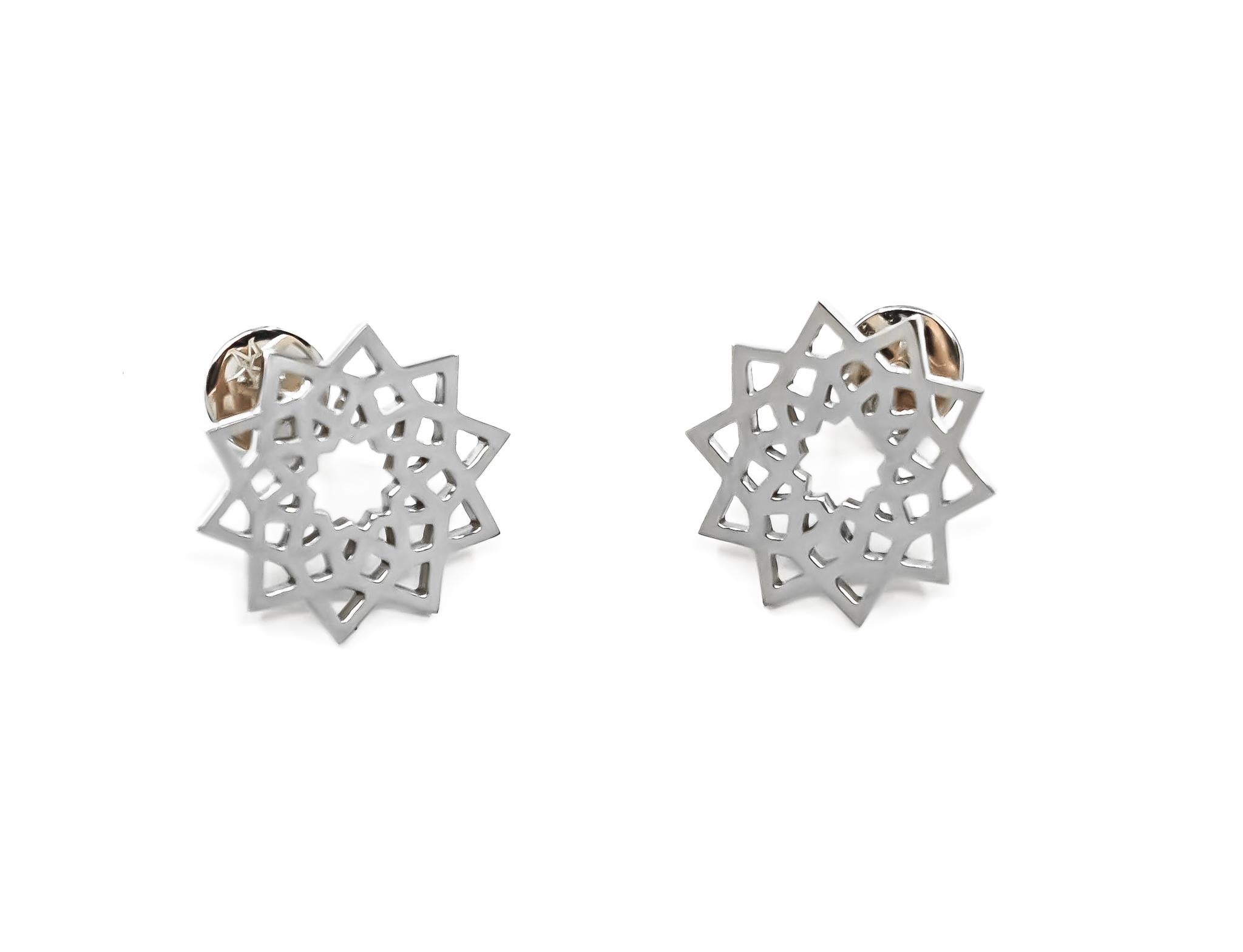 Arabesque Deco Andalusian Style Stud Earrings in 18kt White Gold For Sale 1
