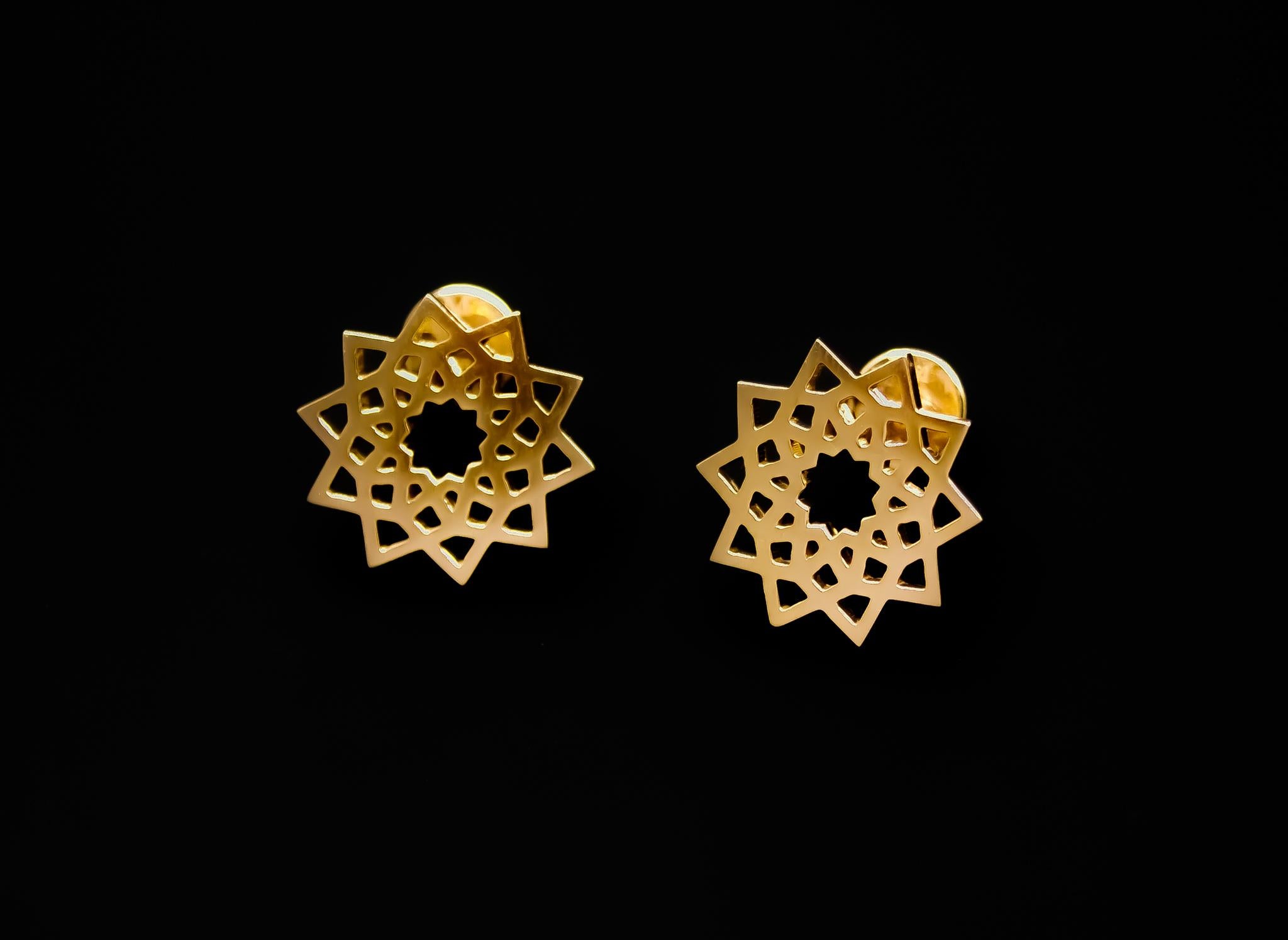 Arabesque Deco Andalusian Style Stud Earrings in 18kt Gold

The design of the earrings is inspired by the Andalusian Style and Motifs found in Al Hambra Palace in Granada in Spain