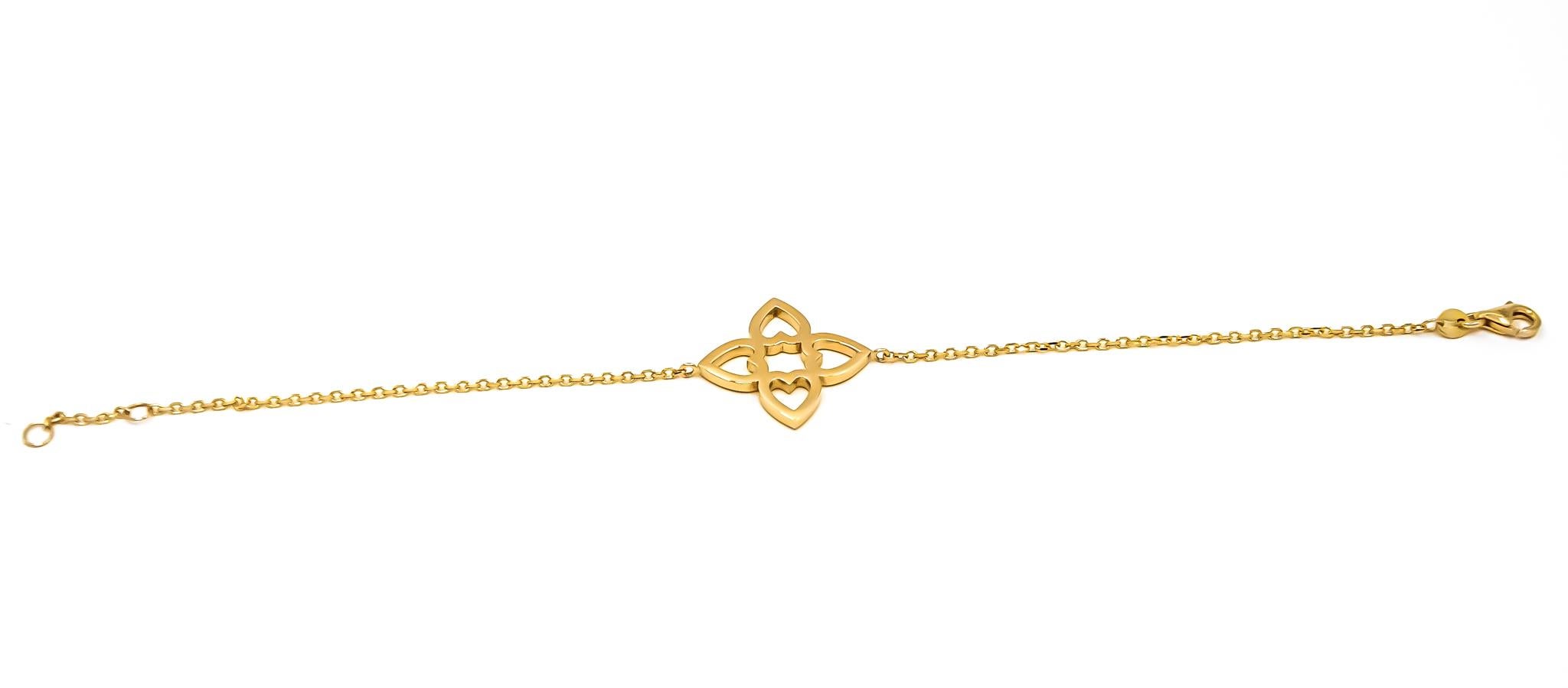 18kt solid yellow gold 1 motif bracelet by Mohamad Kamra from the Connected Hearts Collection.

Bracelet size 18.5cm adjustable to 17.5cm.

Bracelet can be made in any wrist size.