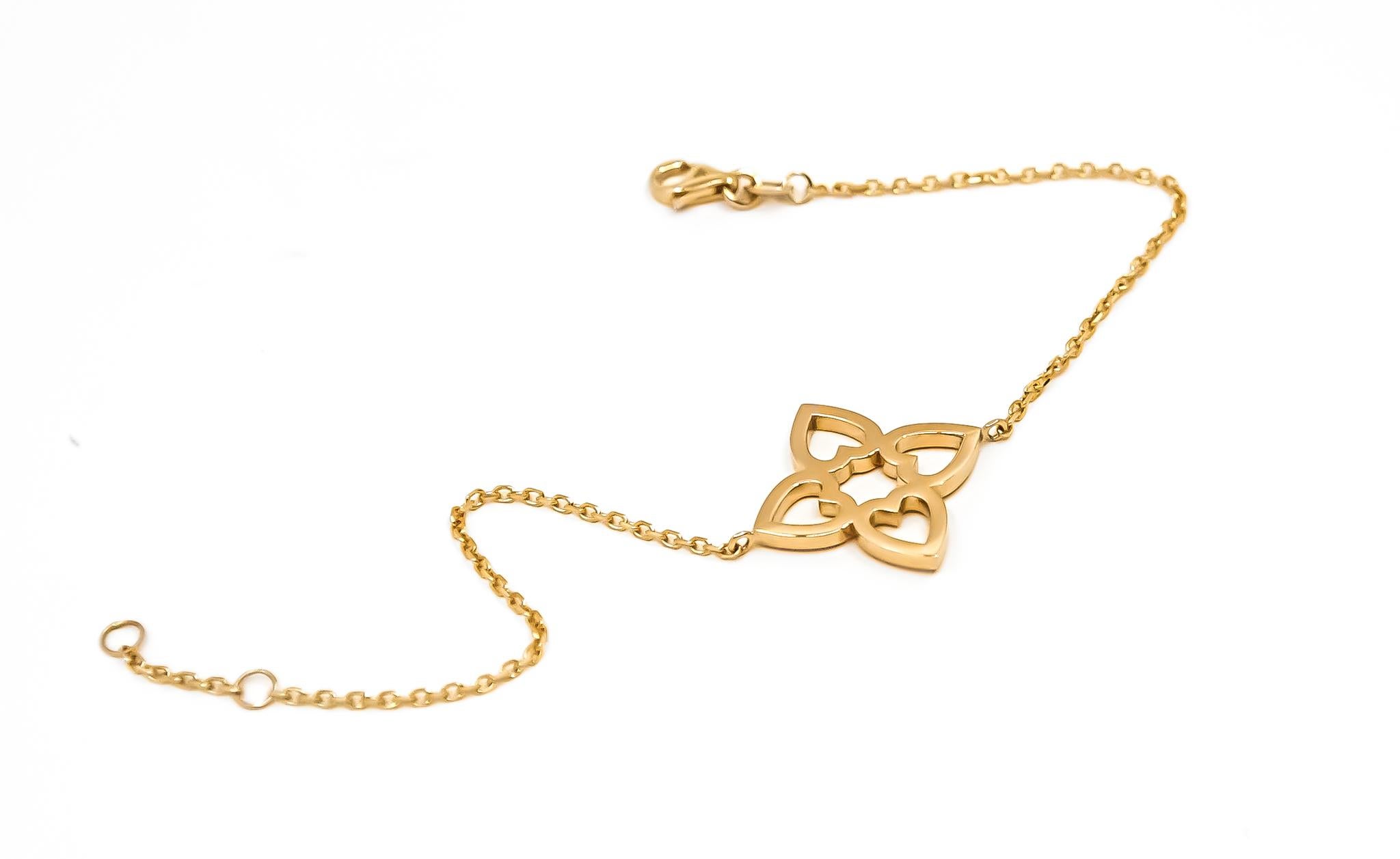 Romantic Connected Hearts Bracelet in 18kt Gold For Sale