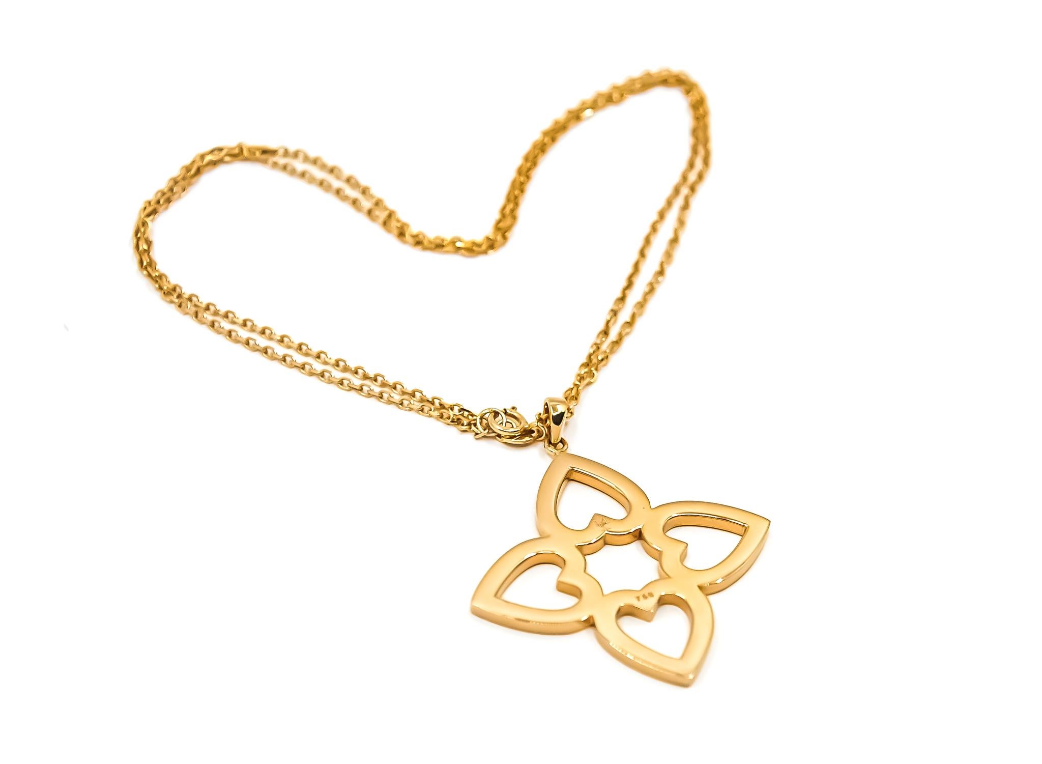 Romantic Connected Hearts Pendant Necklace in 18kt Gold For Sale