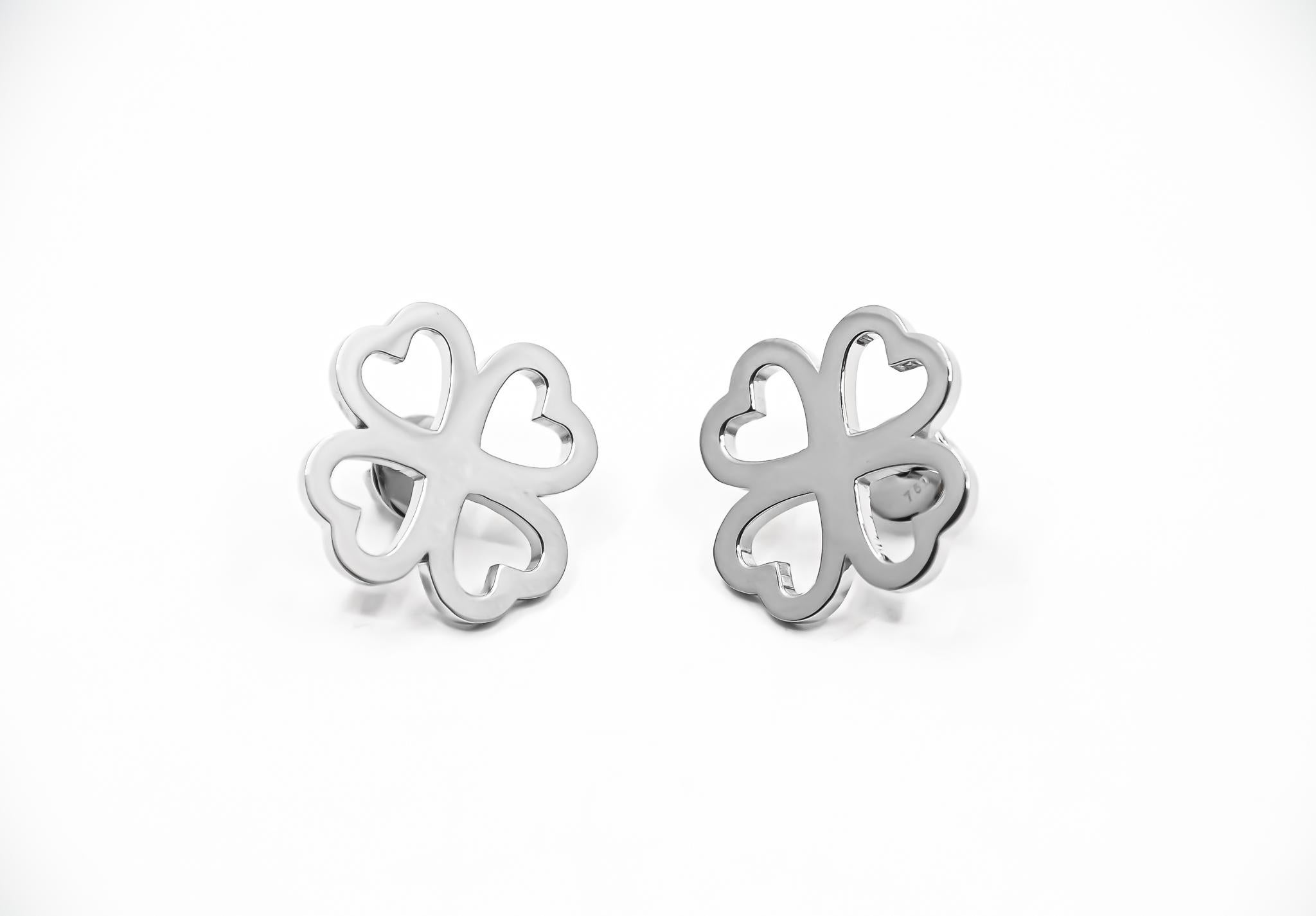 Heart Blossom Stud Earrings in 18kt White Gold For Sale 1