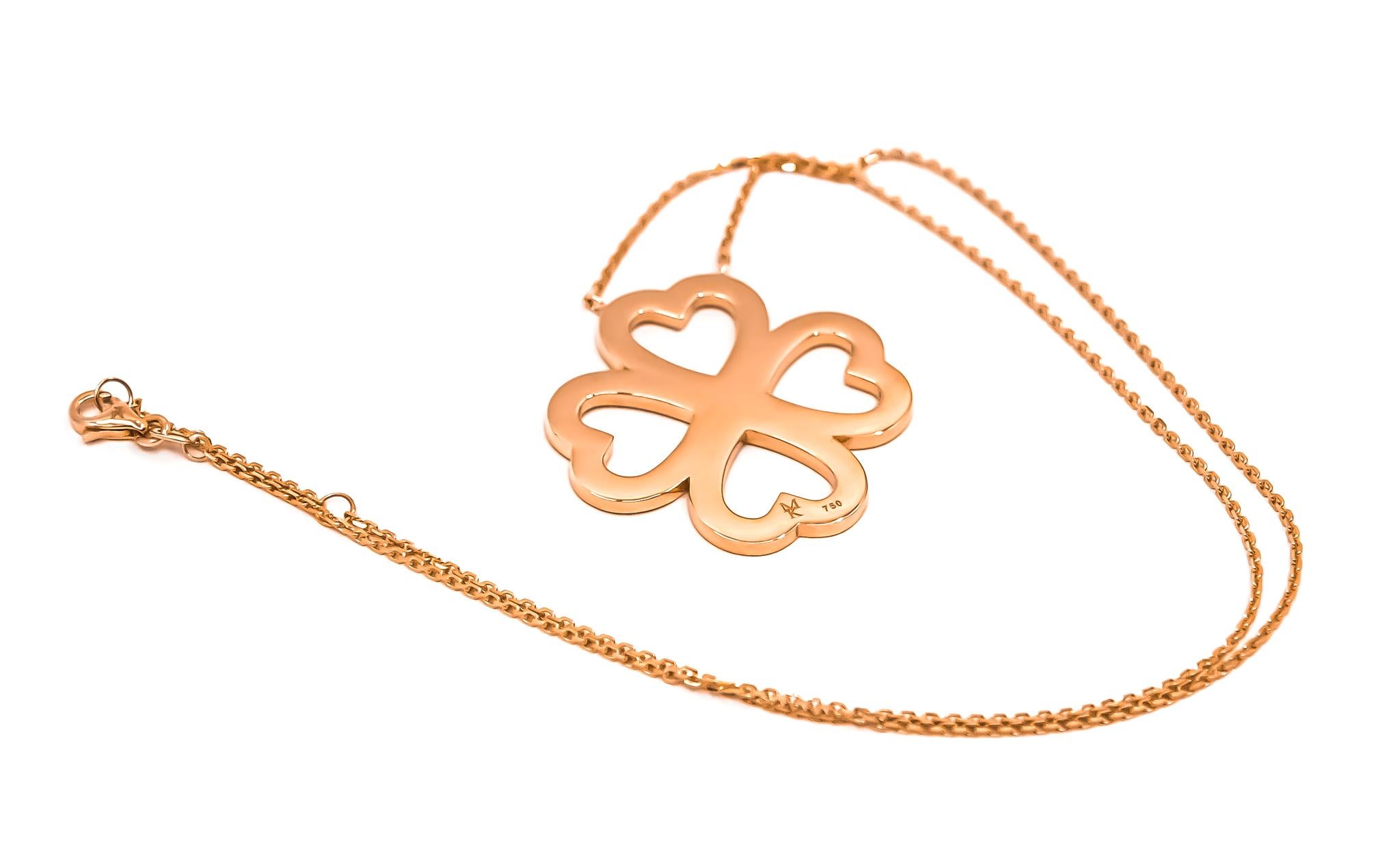 Romantic Heart Blossom Pendant Necklace in 18kt Rose Gold For Sale