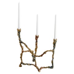 Candelabro Mohenjo Daro Oro en Latón, Viya by Vikram Goyal Candelabro Mohenjo Daro Oro en Latón, Viya by Vikram Goyal