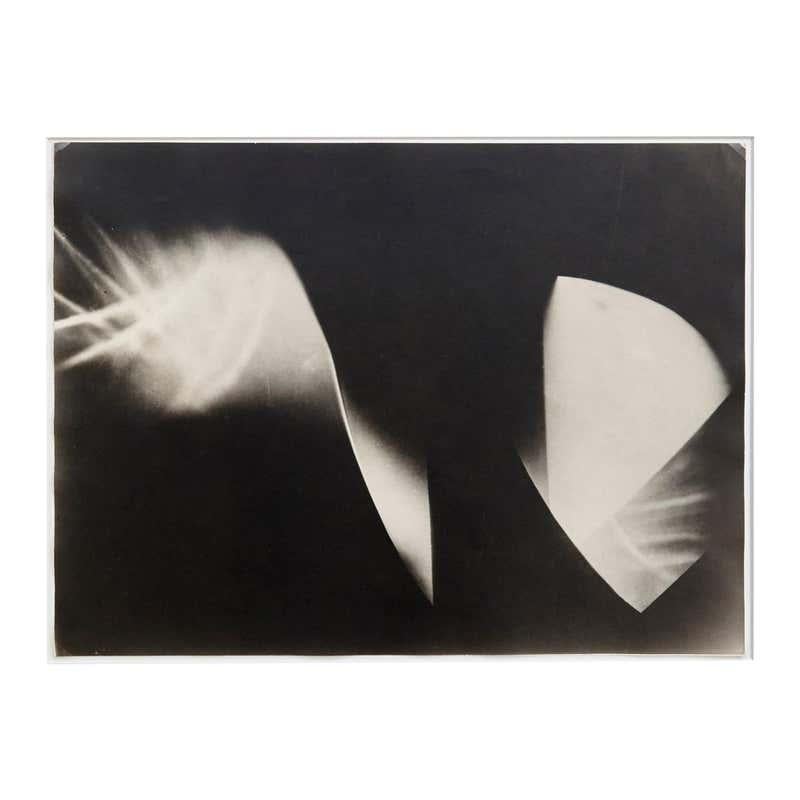Papier Moholy-Nagy - Photographie moderne du milieu du siècle dernier en noir et blanc en vente
