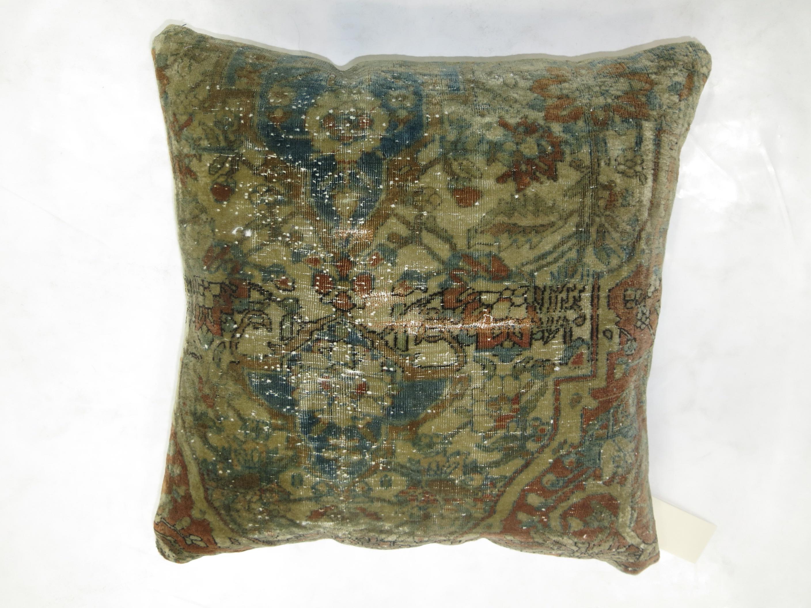 Mohtasham Medallion Persian Rug Pillow In Fair Condition For Sale In New York, NY