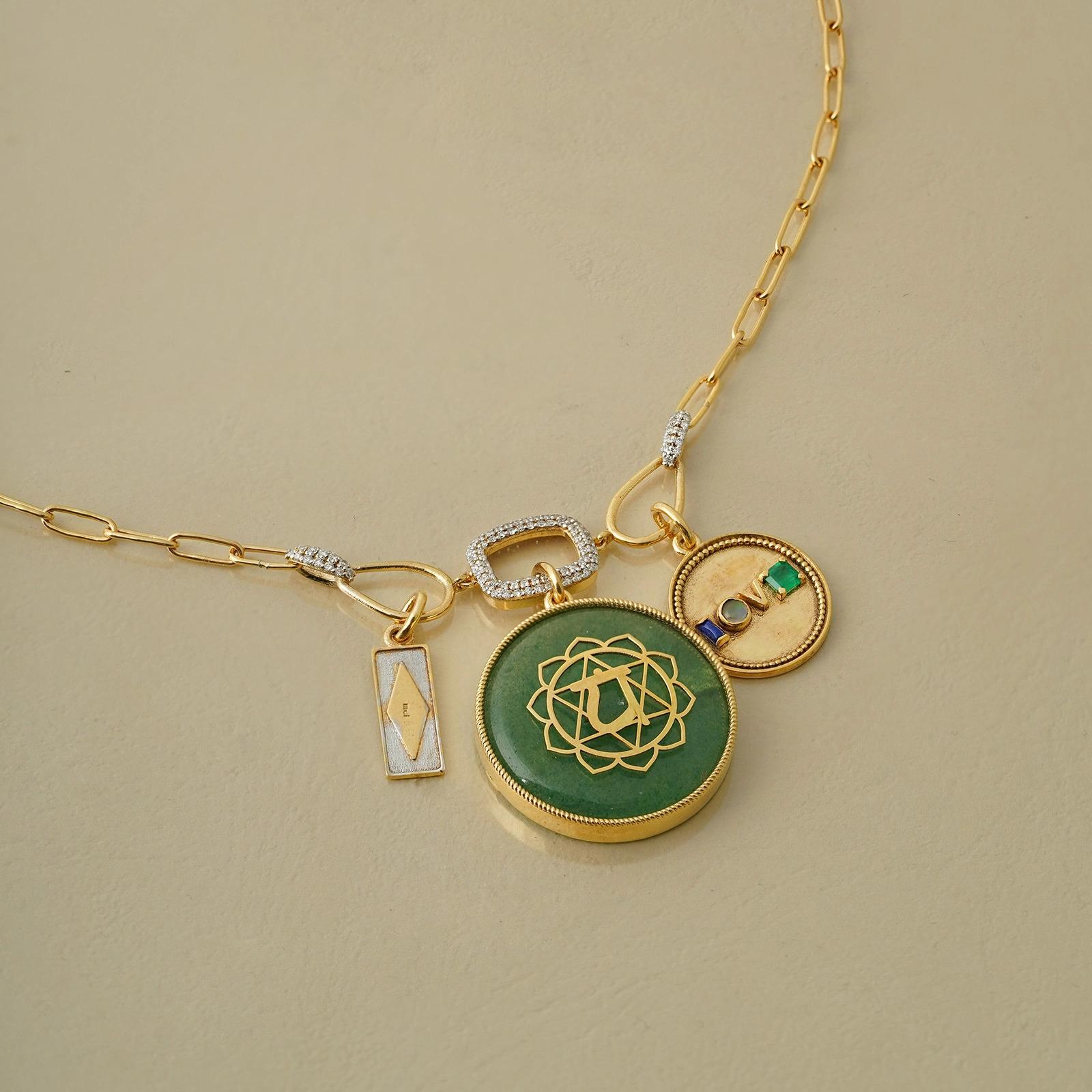Collana con ciondolo Moi Anah Spring In condizioni Nuovo in vendita a Lawrenceville, GA