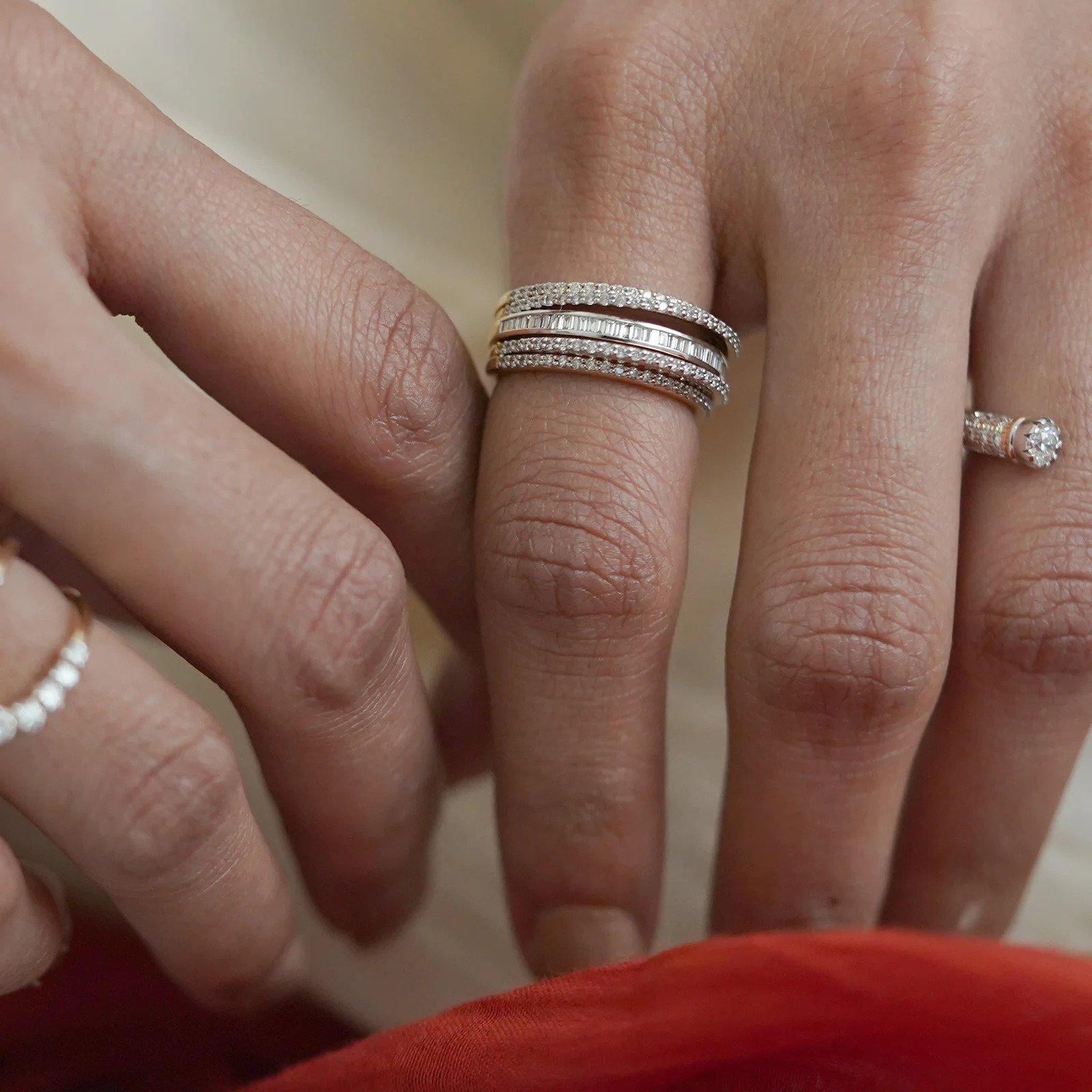 in vendita:  Anello Moi Bridget in oro e diamanti 3