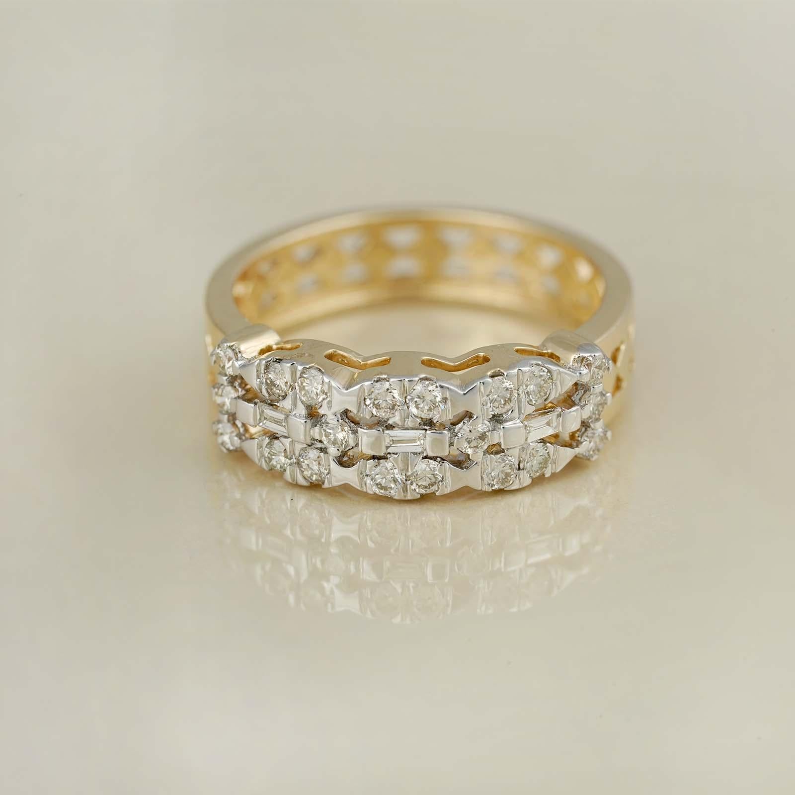 For Sale:  Moi Cece Baguette Diamond and Gold Ring 4