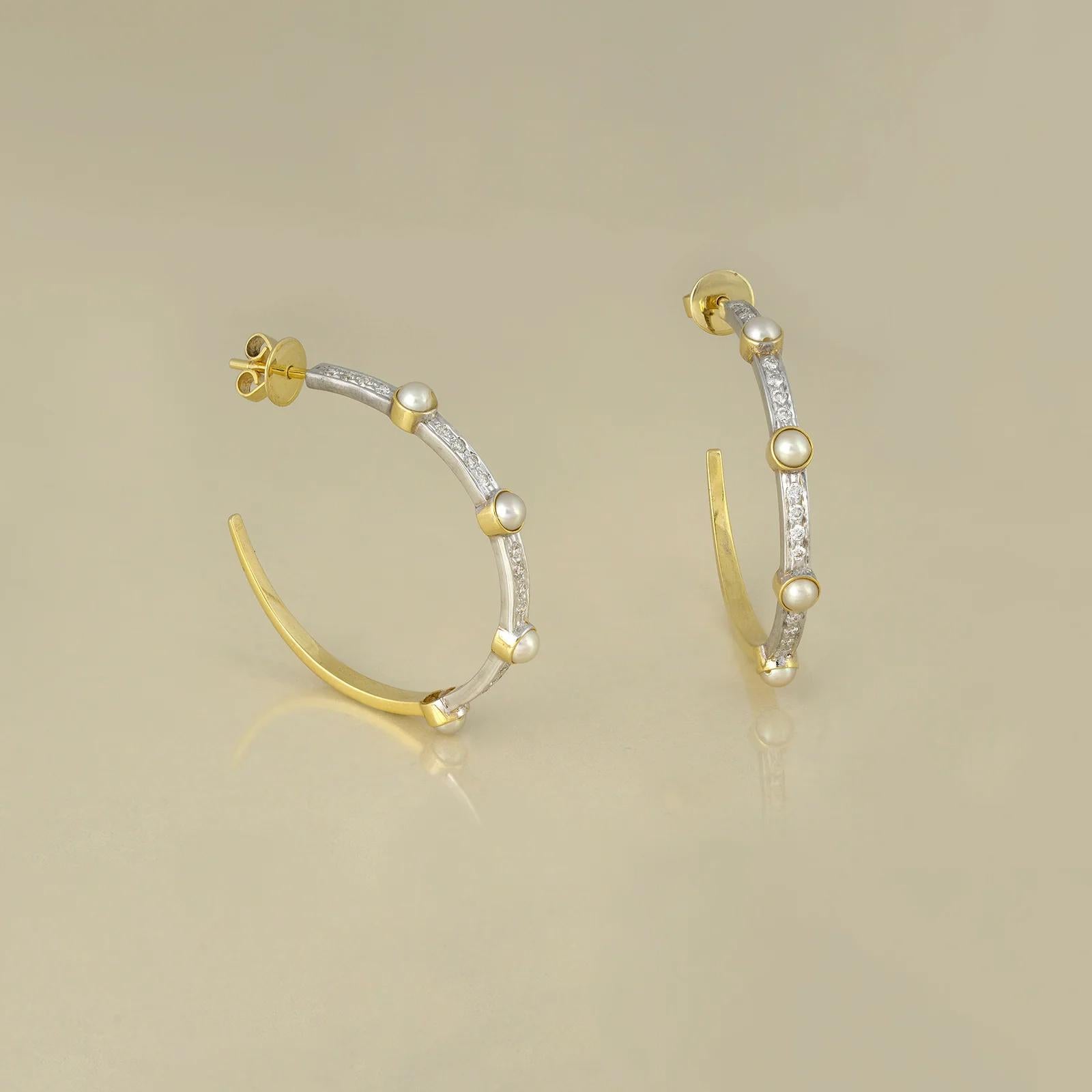 Brilliant Cut Moi Chicago Pearl Gold and Diamond Hoop Earrings For Sale