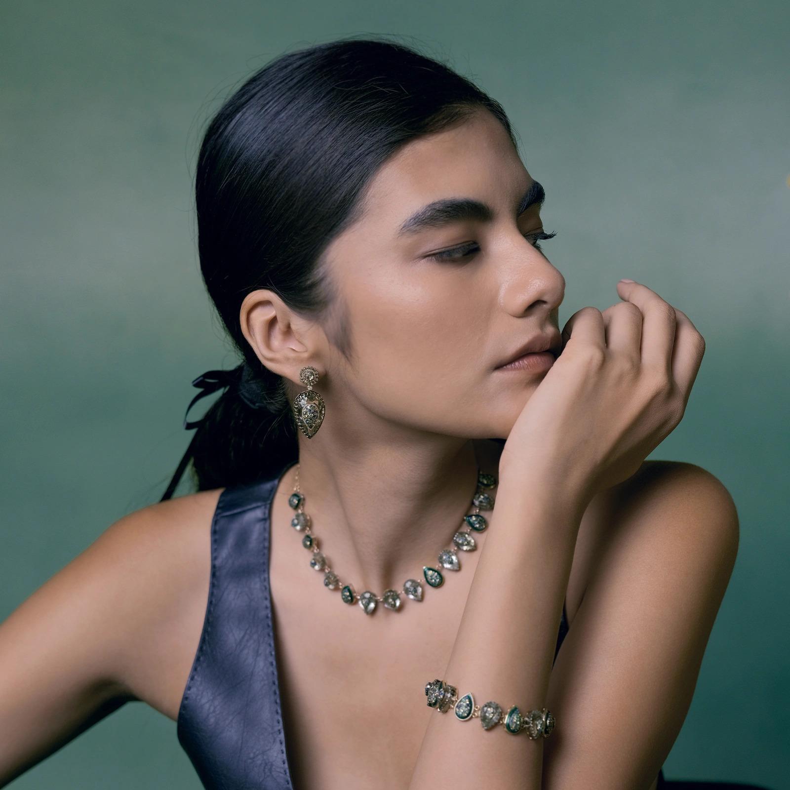 Orecchini Moi Clara con diamanti e tsavorite In condizioni Nuovo in vendita a Lawrenceville, GA