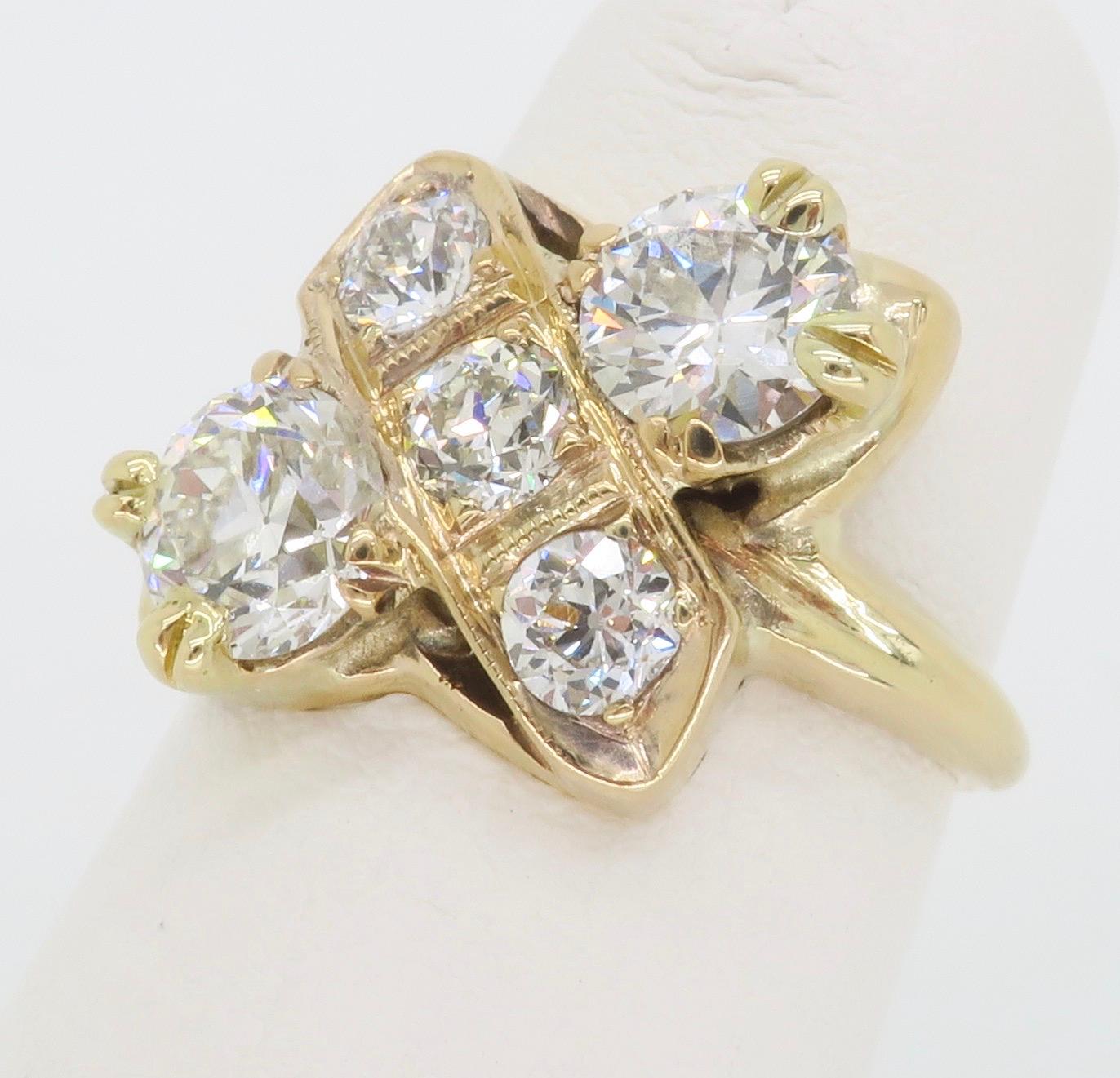 Round Cut Moi-et-Toi Diamond Ring Made in 14k Yellow Gold