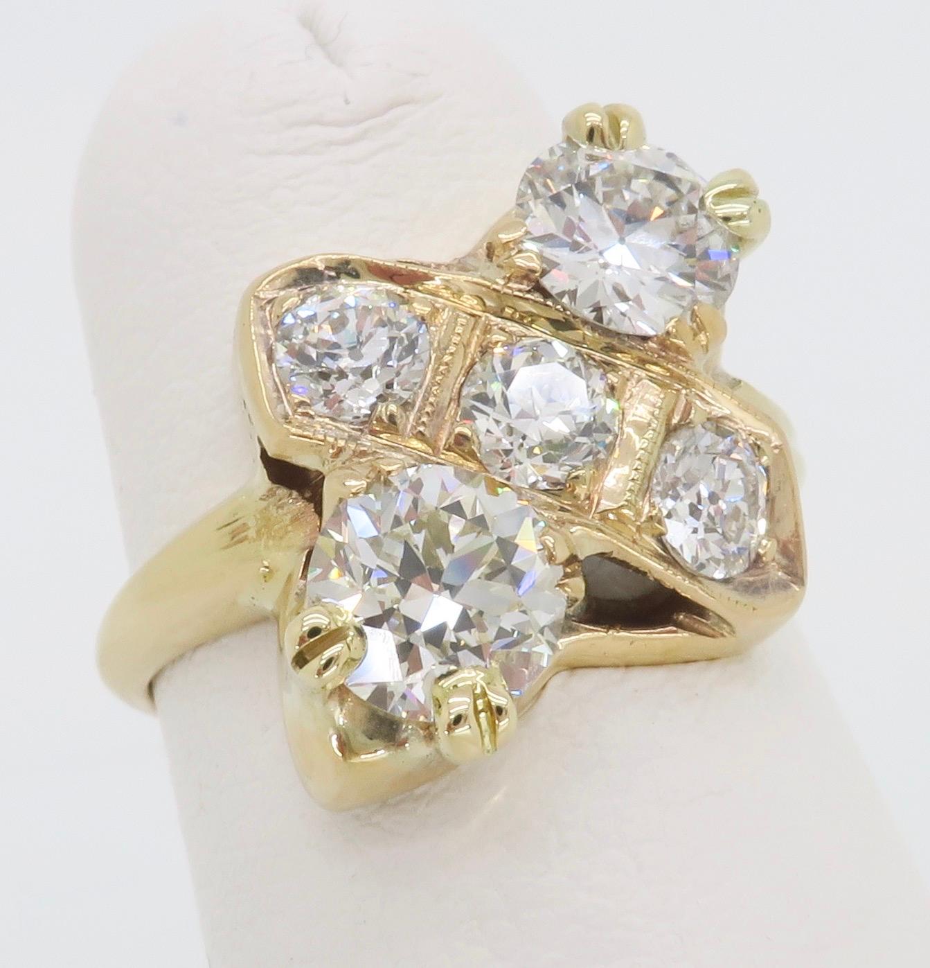 Moi-et-Toi Diamond Ring Made in 14k Yellow Gold In Excellent Condition In Webster, NY