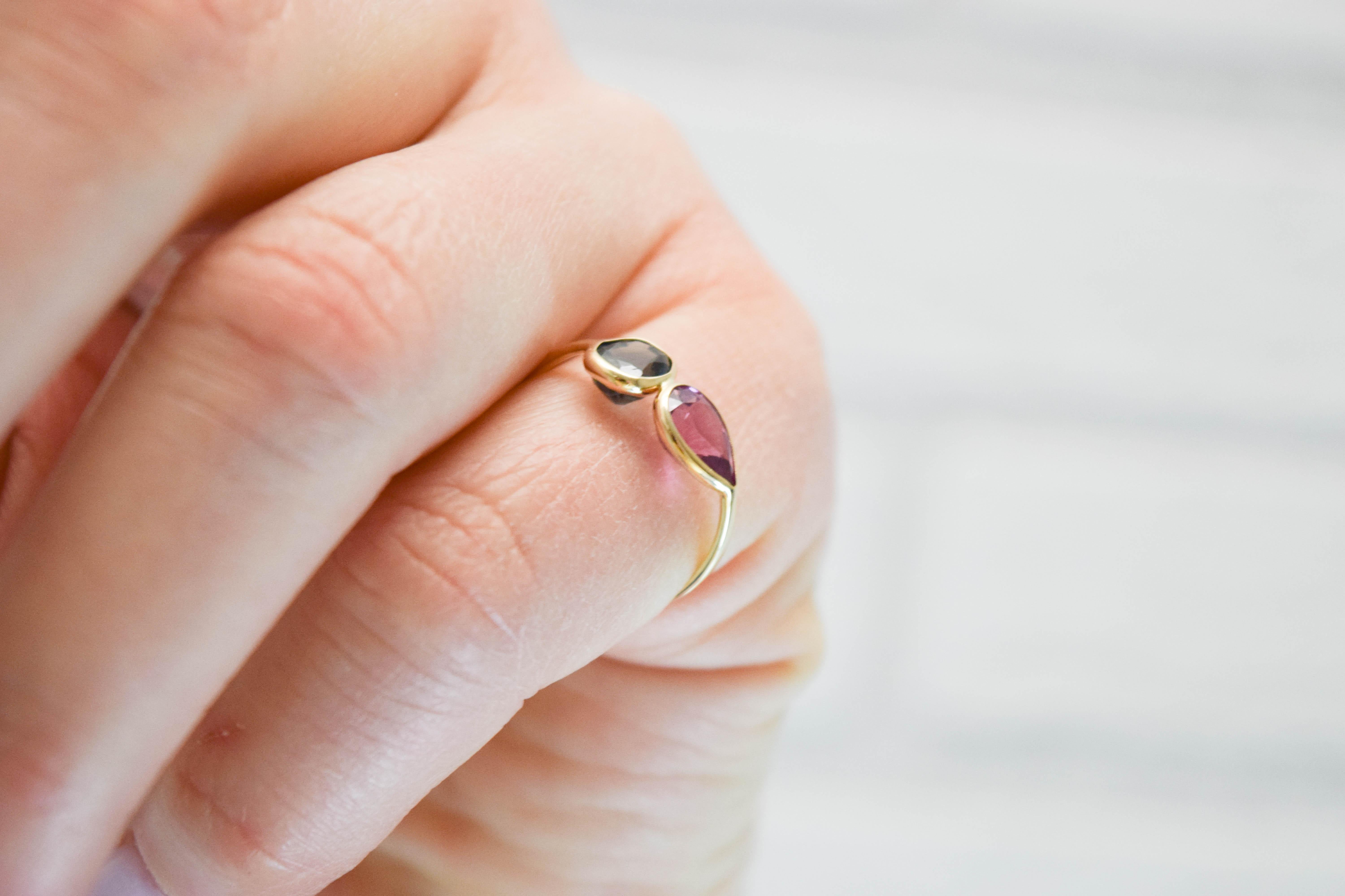 Moi Et Toi Sapphire ring 14KT gold open concept rare designer ring In New Condition In Boca Raton, FL
