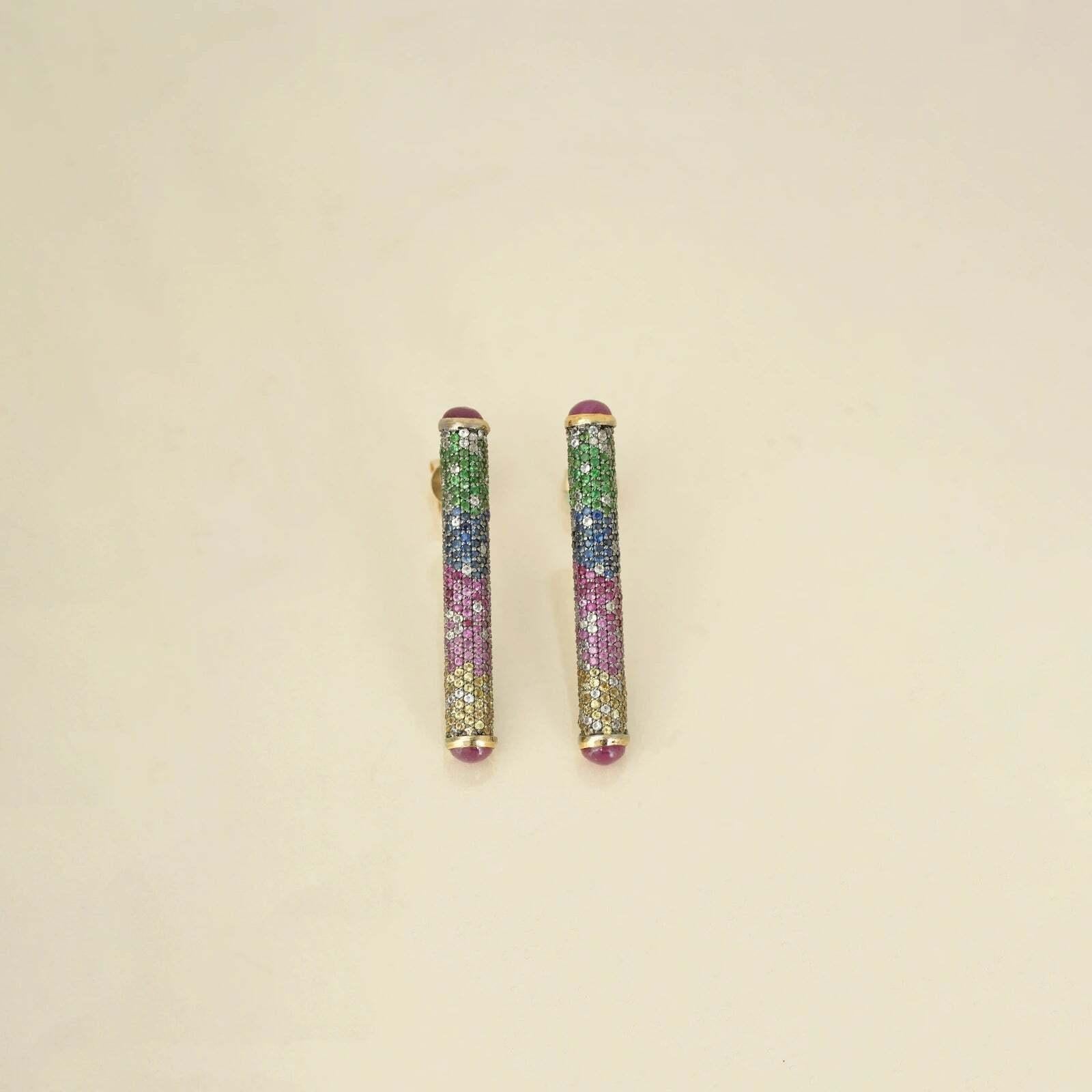 Moi Felix Gold and Diamond Bar Earrings In New Condition For Sale In Lawrenceville, GA