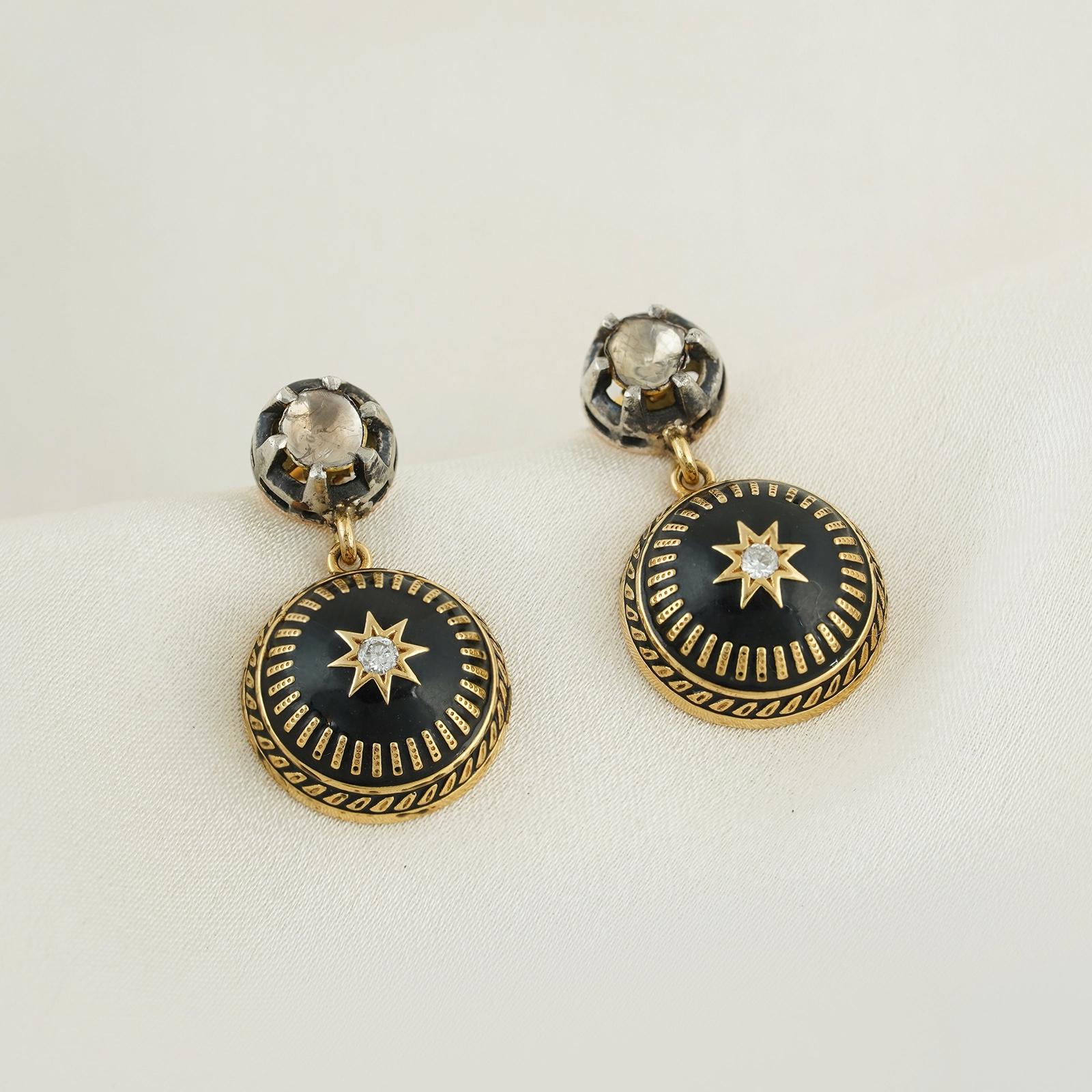 Brilliant Cut Moi Joya Gold Diamond and Black Enamel Earring For Sale