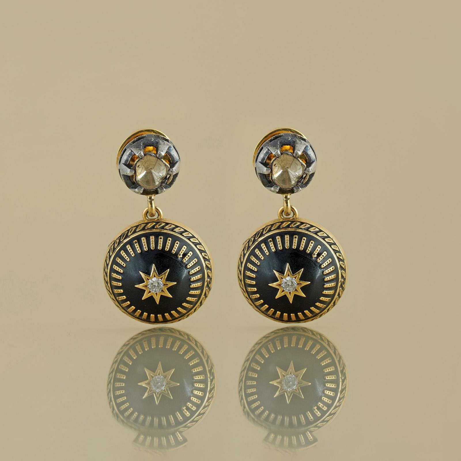 Moi Joya Gold Diamond and Black Enamel Earring In New Condition For Sale In Lawrenceville, GA