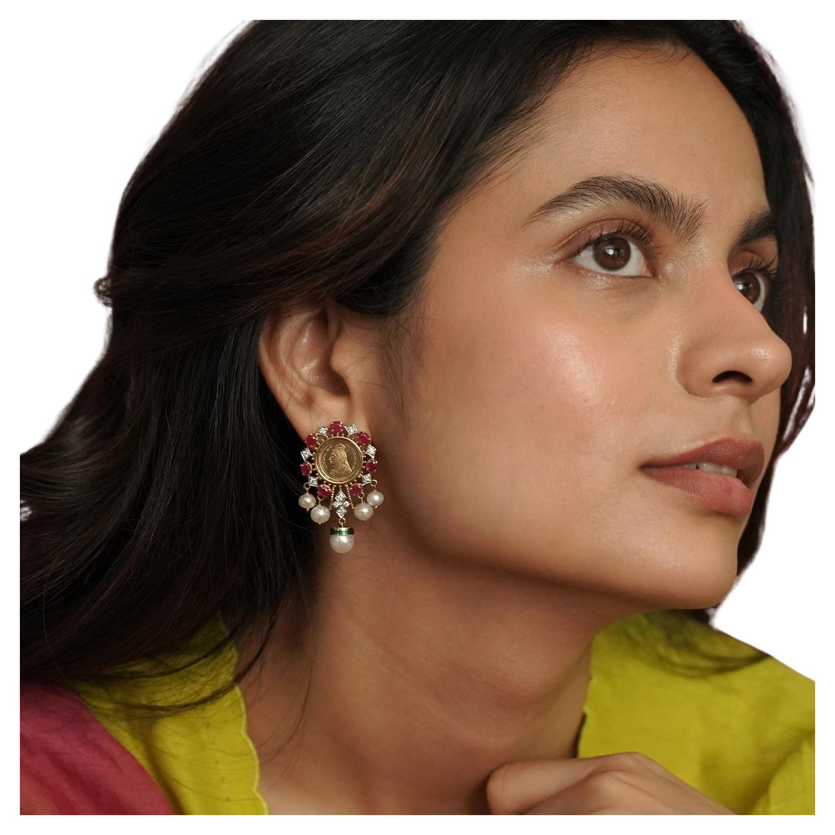 Moi Mehr Gold Earrings For Sale