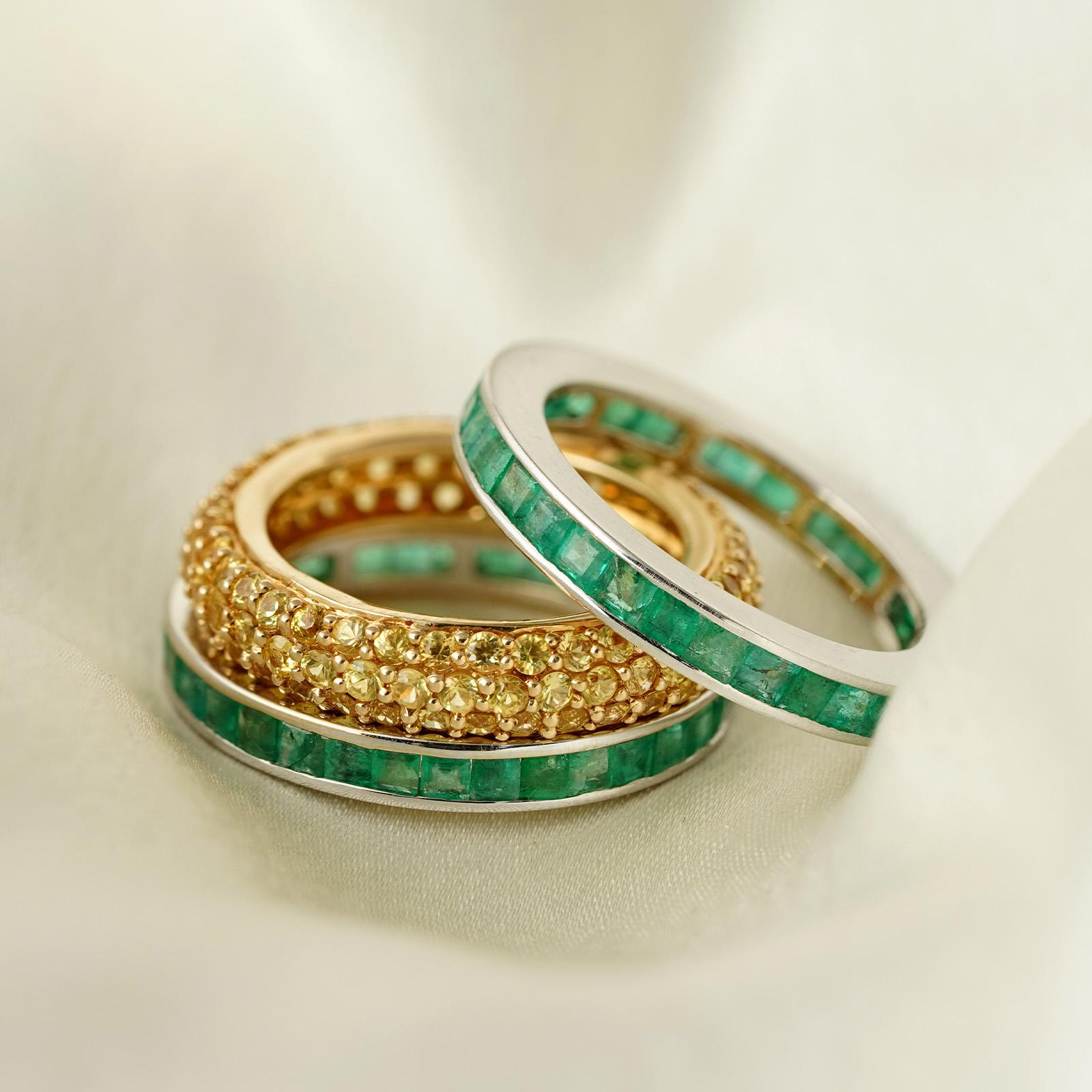 For Sale:  Moi Mila Emerald and Yellow Sapphire Stackable Ring Set 2