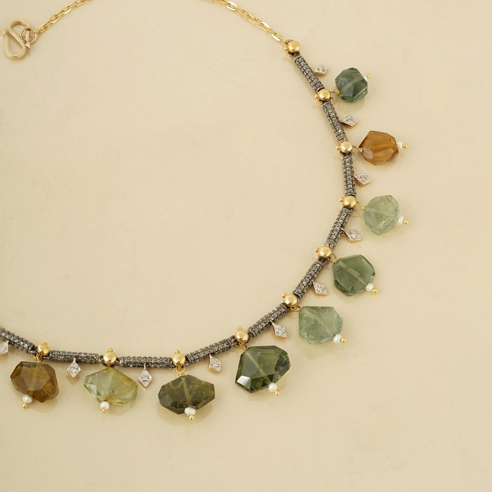 Taglio brillante Moi Naomi Collana in oro con diamanti, tormaline e perle in vendita
