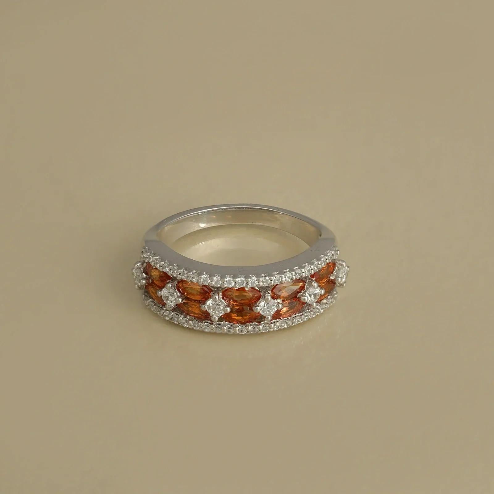 in vendita:  Moi  Anello Phoebe in oro con diamante e zaffiro arancione 6