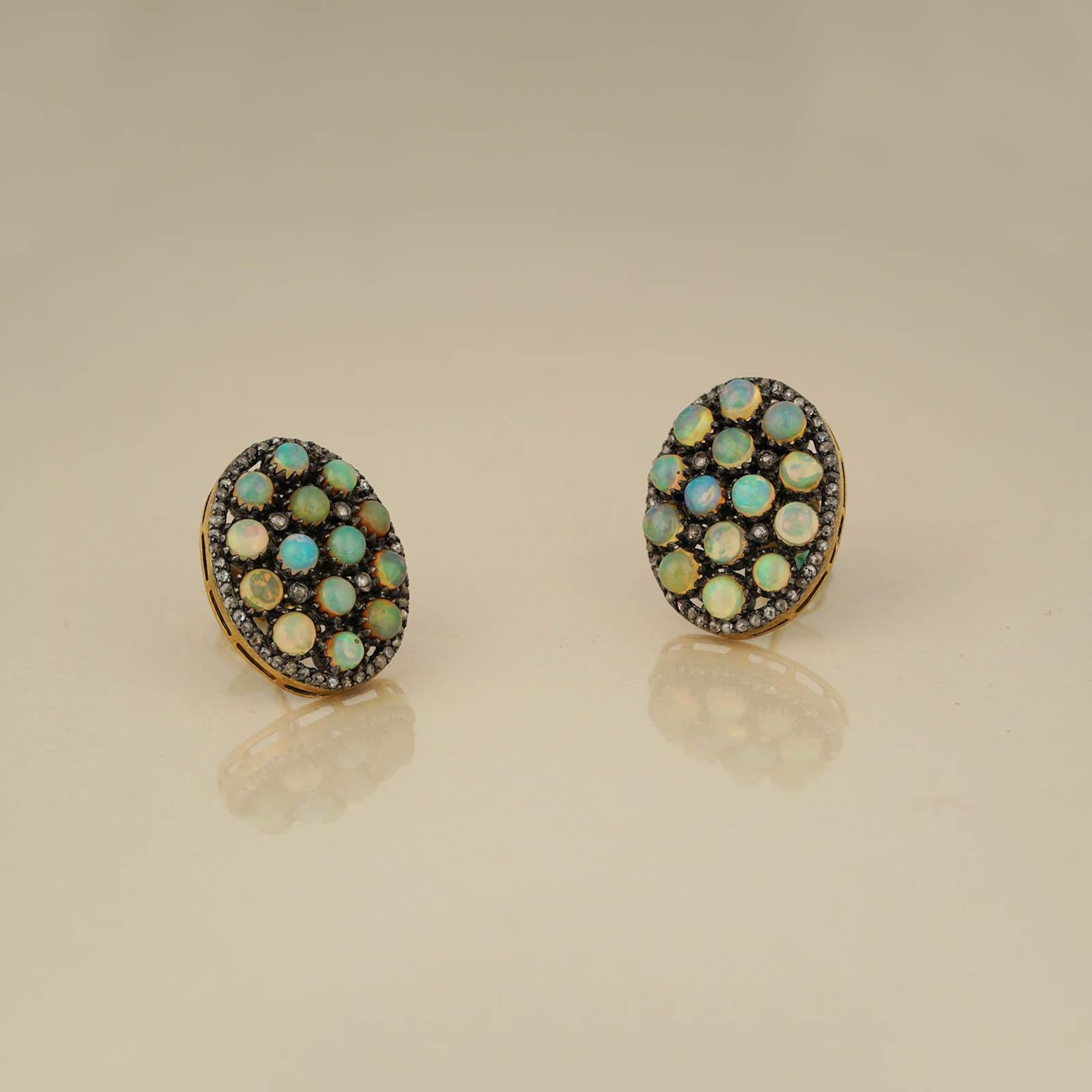 Moi Selene Diamond and Opal Studs In New Condition For Sale In Lawrenceville, GA