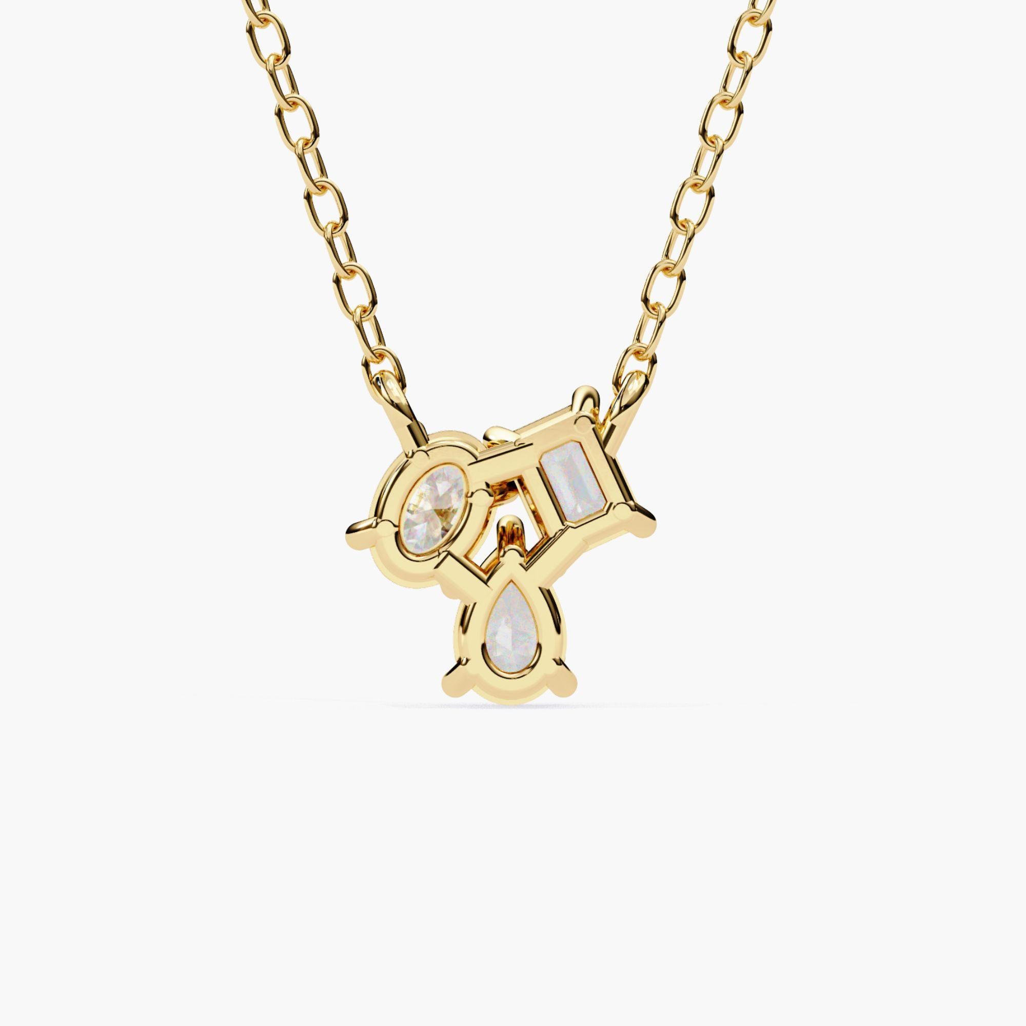 CARATTERISTICHE
- Oro Kt: 14K
- Tipo di diamante: Diamante naturale
- Totale CTW: 0,90Ct
- Numero totale di pietre: 3 pz.
- Taglio del diamante centrale: Taglio ovale, pera e smeraldo
- Colore del diamante: SI o superiore
- Chiarezza del diamante: