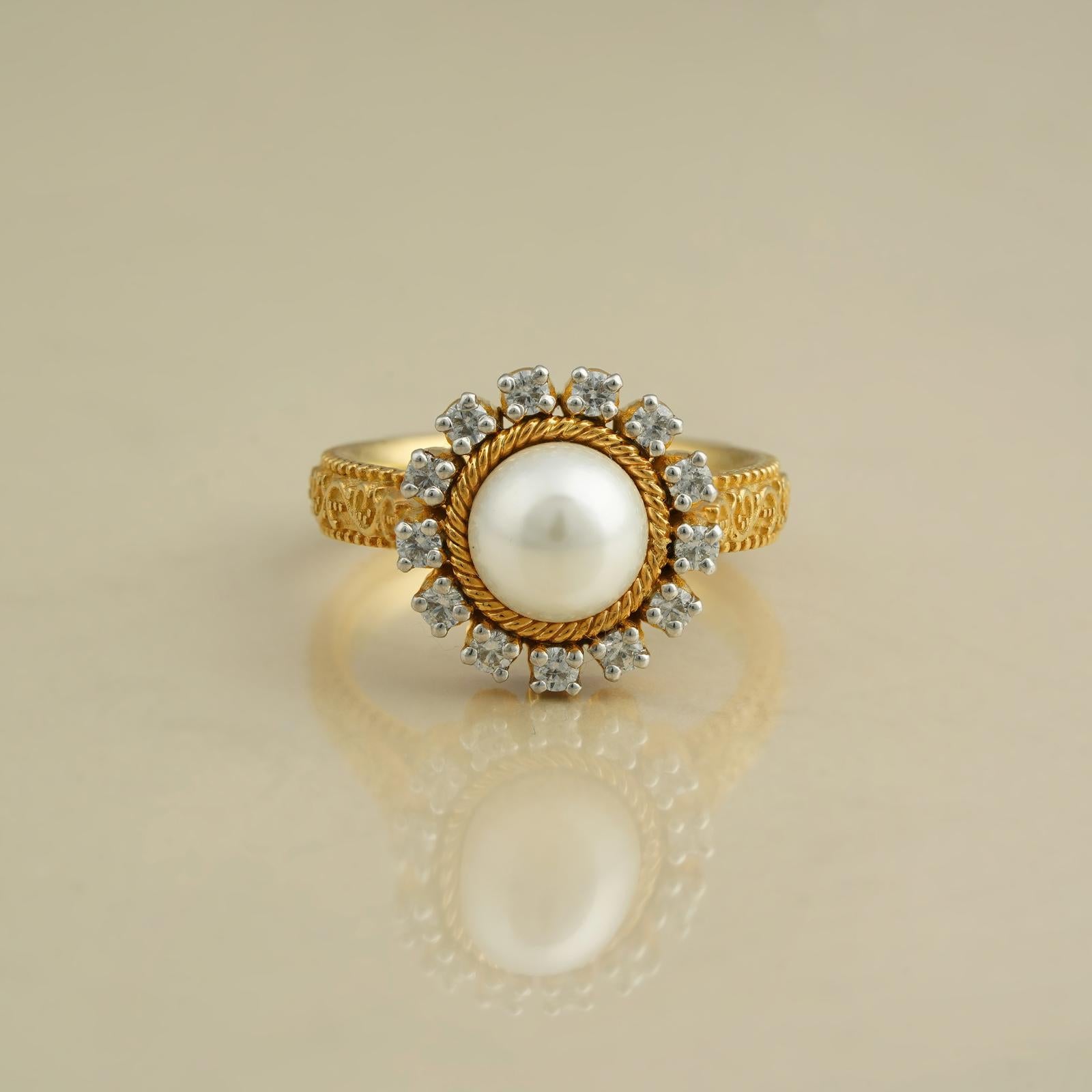 Im Angebot: Moi Zoe Goldring mit Diamanten und Perlen () 4