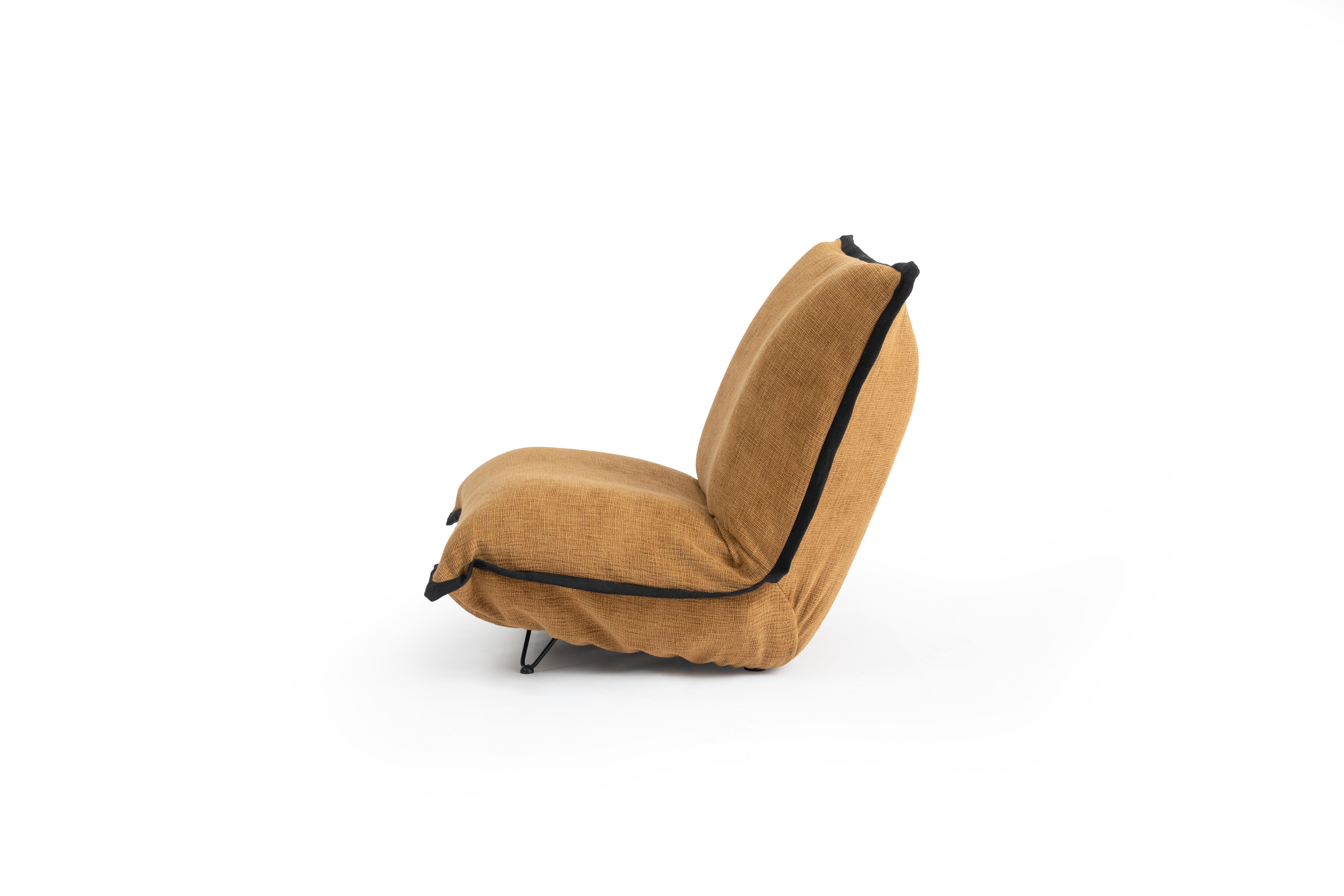 Moia Kaminstuhl von RALPH M (Postmoderne) im Angebot