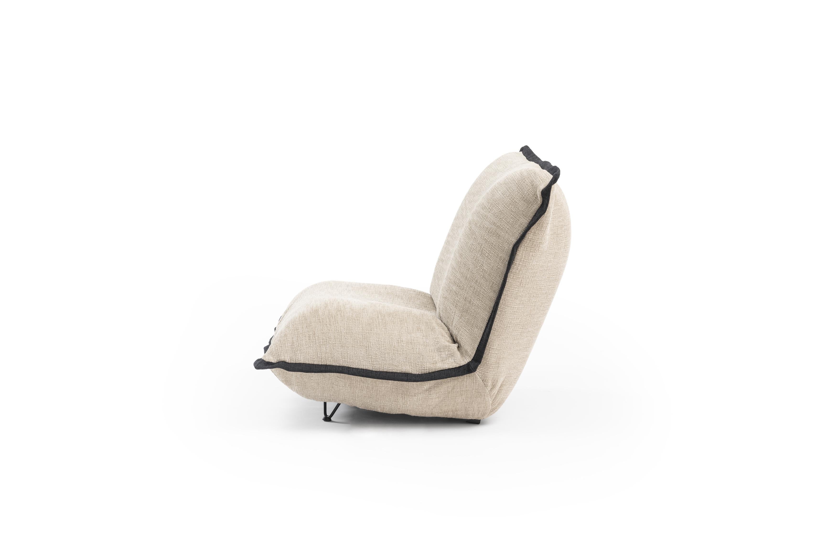 Moia Kaminstuhl von RALPH M im Zustand „Neu“ im Angebot in Geneve, CH