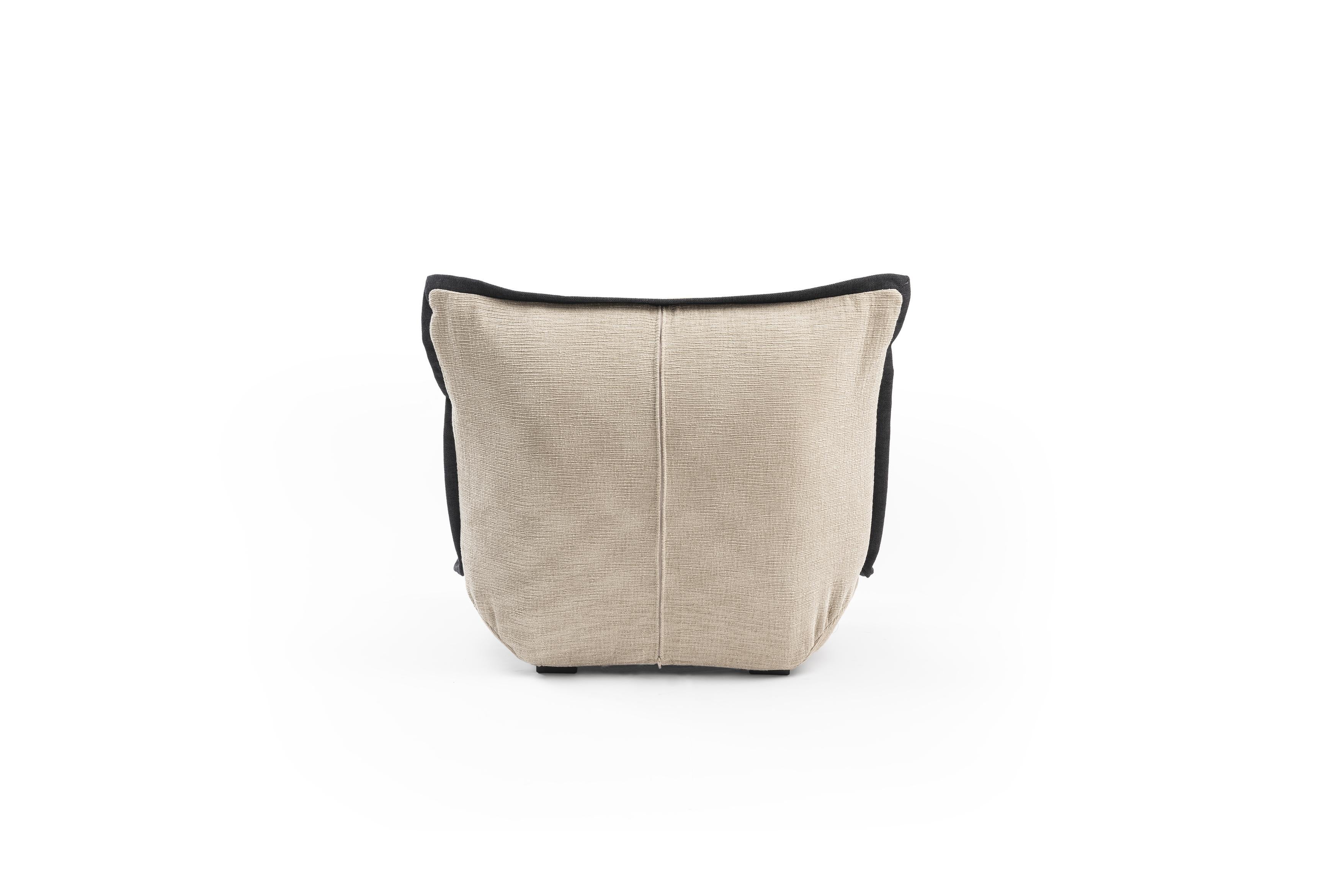 Moia Kaminstuhl von RALPH M (Stoff) im Angebot