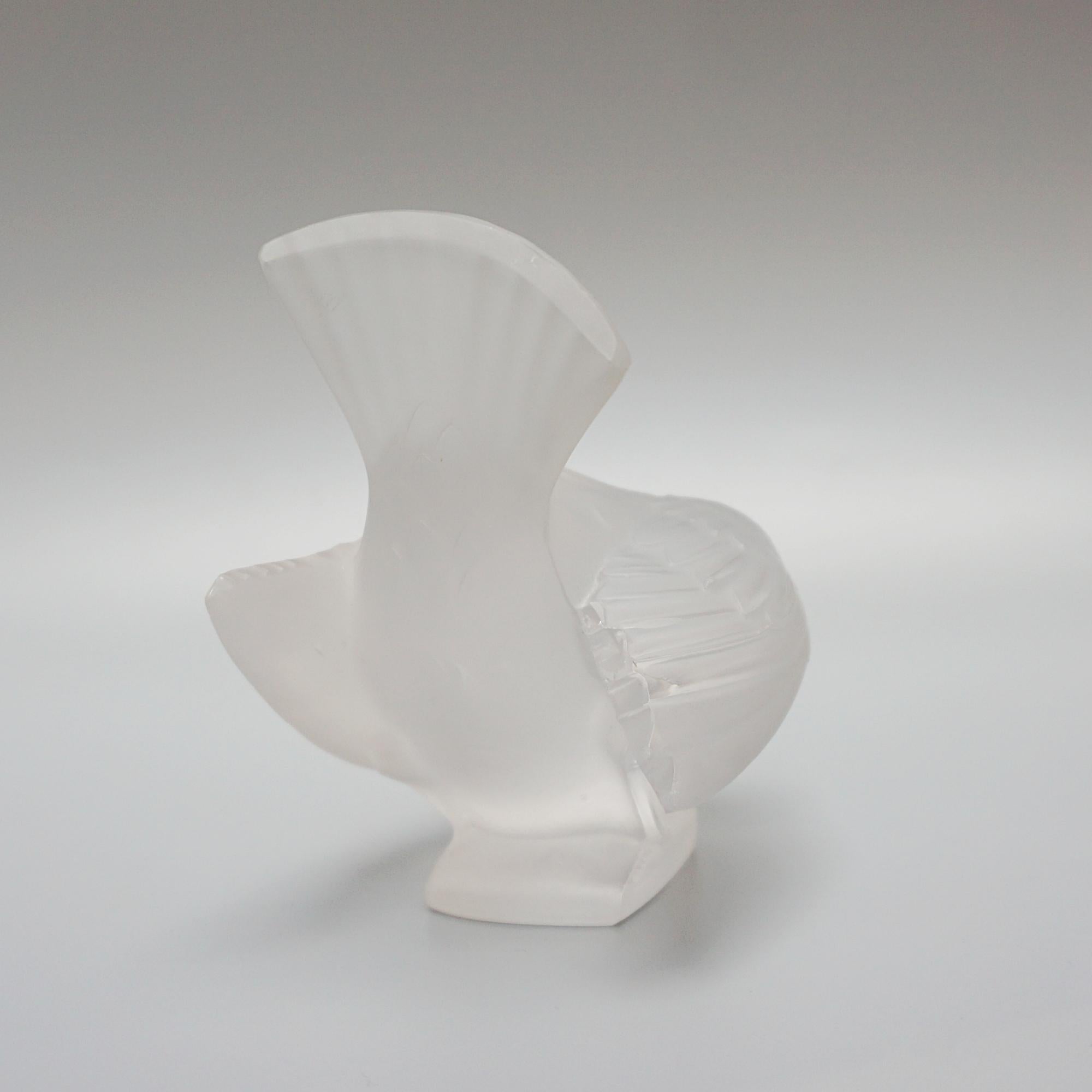 French 'Moineau Coquet' A Glass Bird Paperweight by Marc Lalique (1900 - 1977)