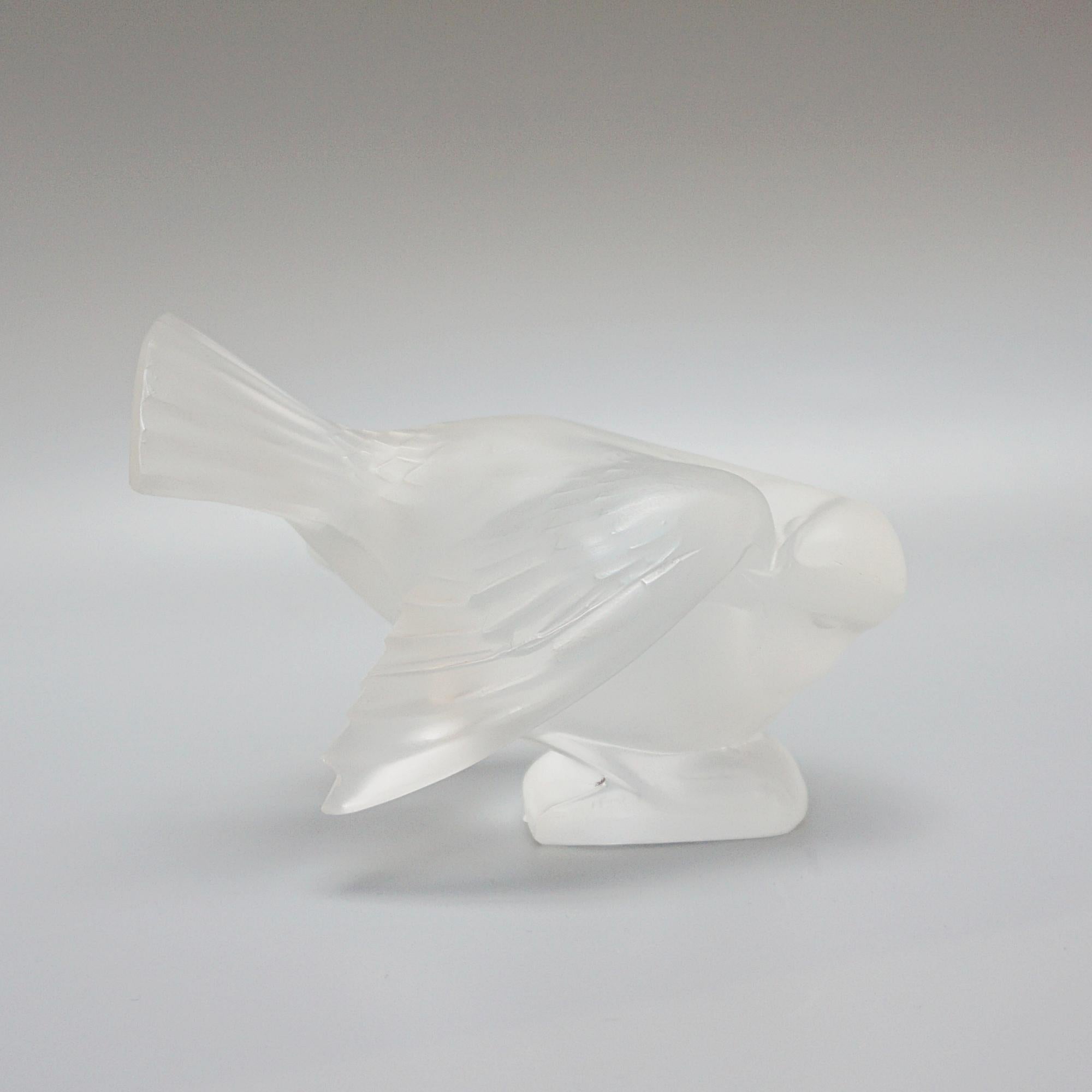 French 'Moineau Coquet' A Glass Bird Paperweight by Marc Lalique (1900 - 1977) For Sale