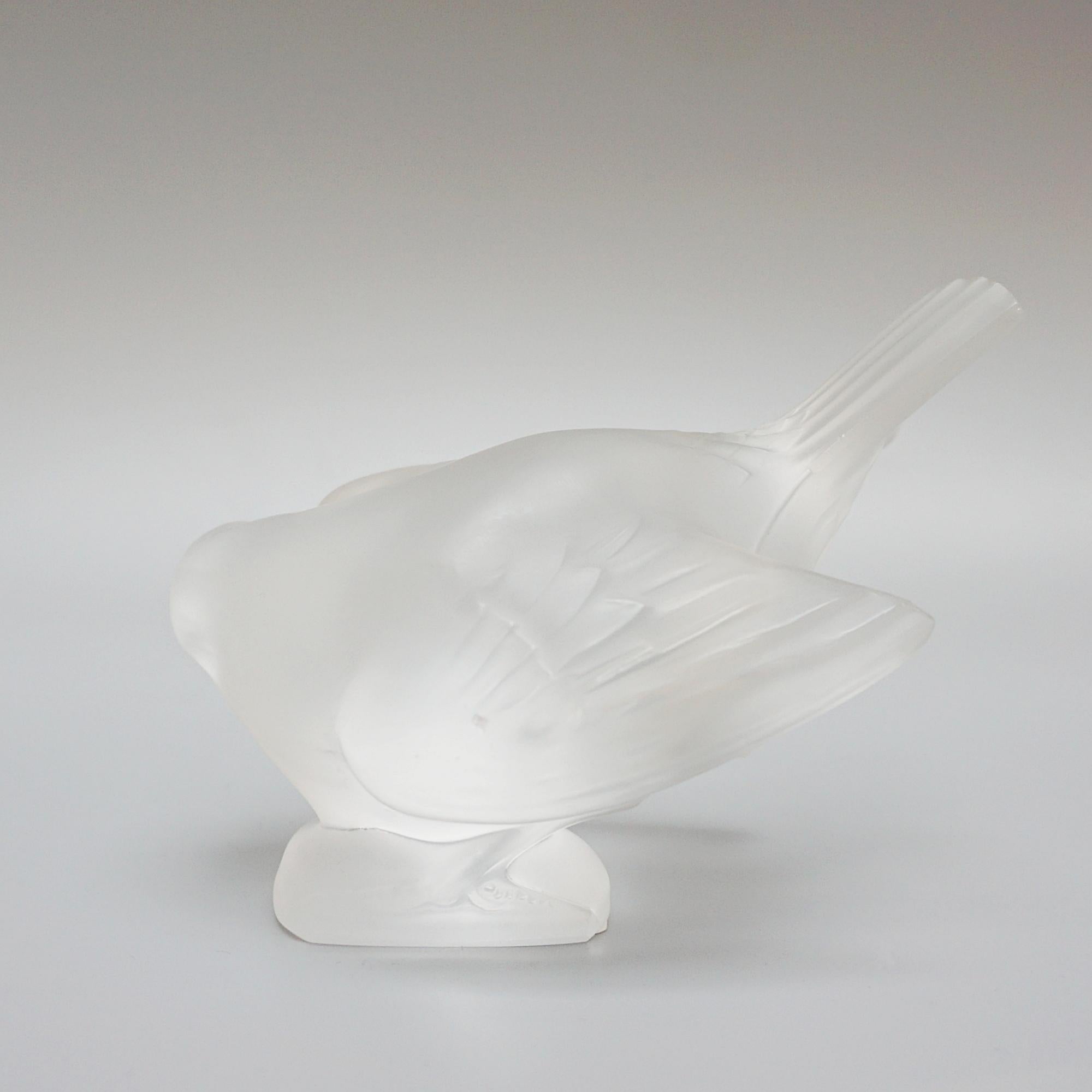 'Moineau Coquet' A Glass Bird Paperweight by Marc Lalique (1900 - 1977) For Sale 1