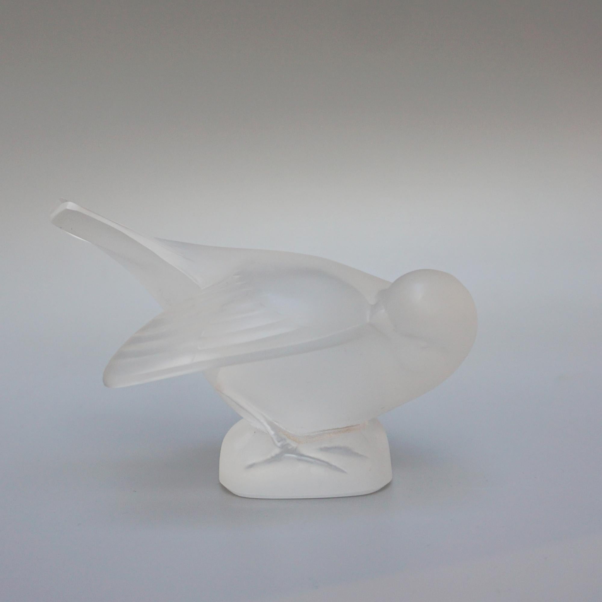 Moineau Coquet A Glass Paperweight By Lalique In Good Condition In Forest Row, East Sussex