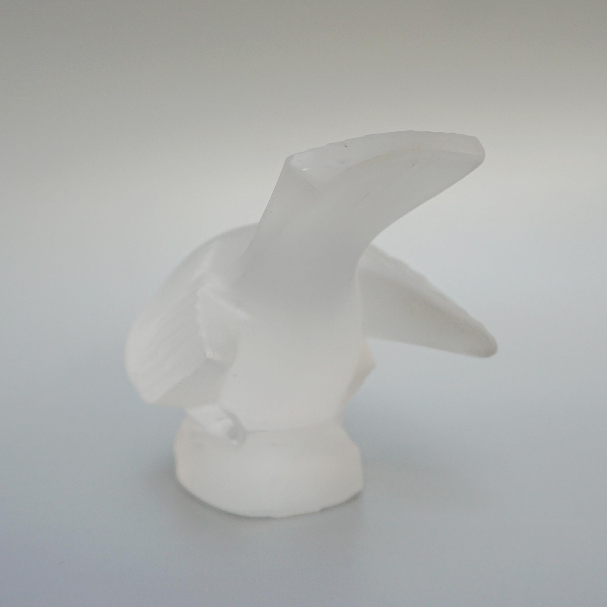 Moineau Coquet A Glass Paperweight By Lalique 1