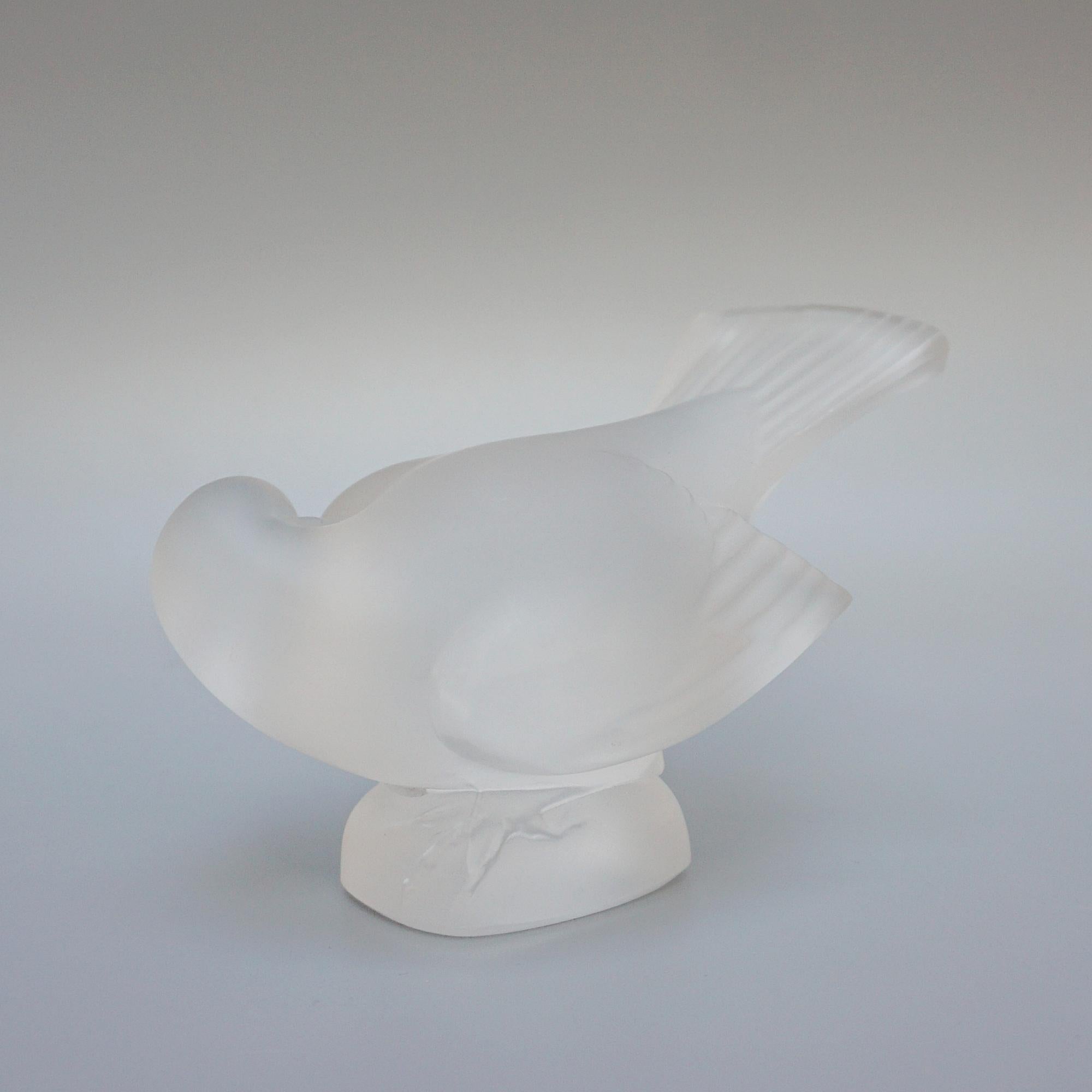 Moineau Coquet A Glass Paperweight By Lalique 3