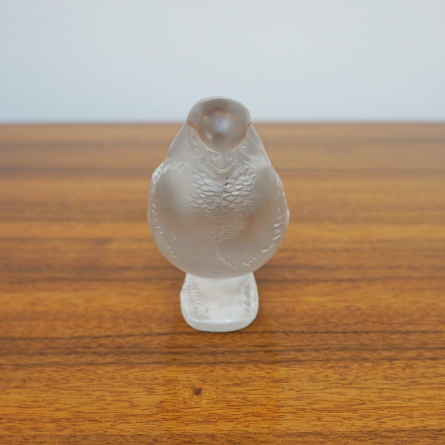 'Moineau Fier' a Proud Sparrow Art Deco Glass Paperweight In Good Condition In Forest Row, East Sussex