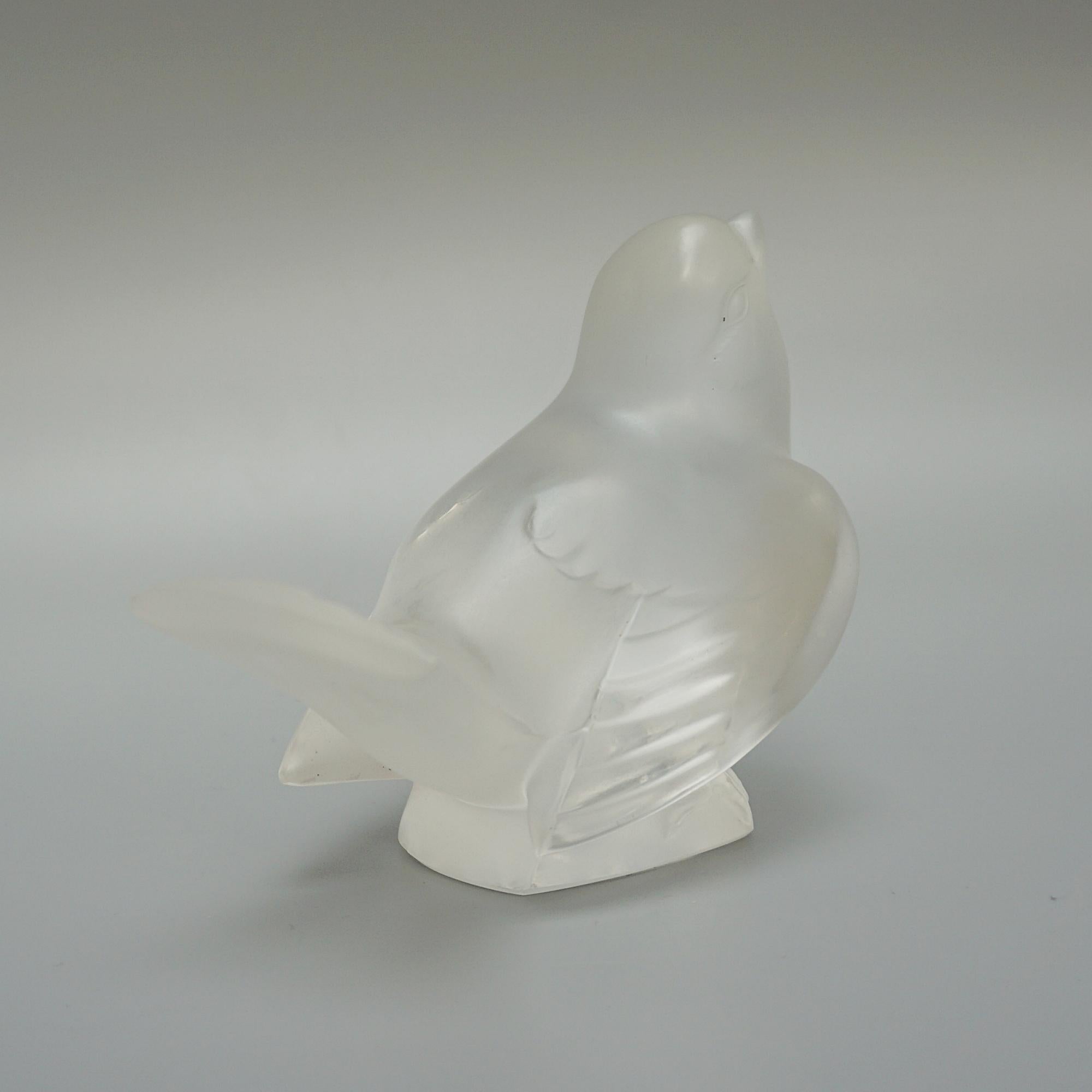 Late 20th Century Moineau Moqueur An Art Deco Glass Bird Paperweight by Marc Lalique For Sale