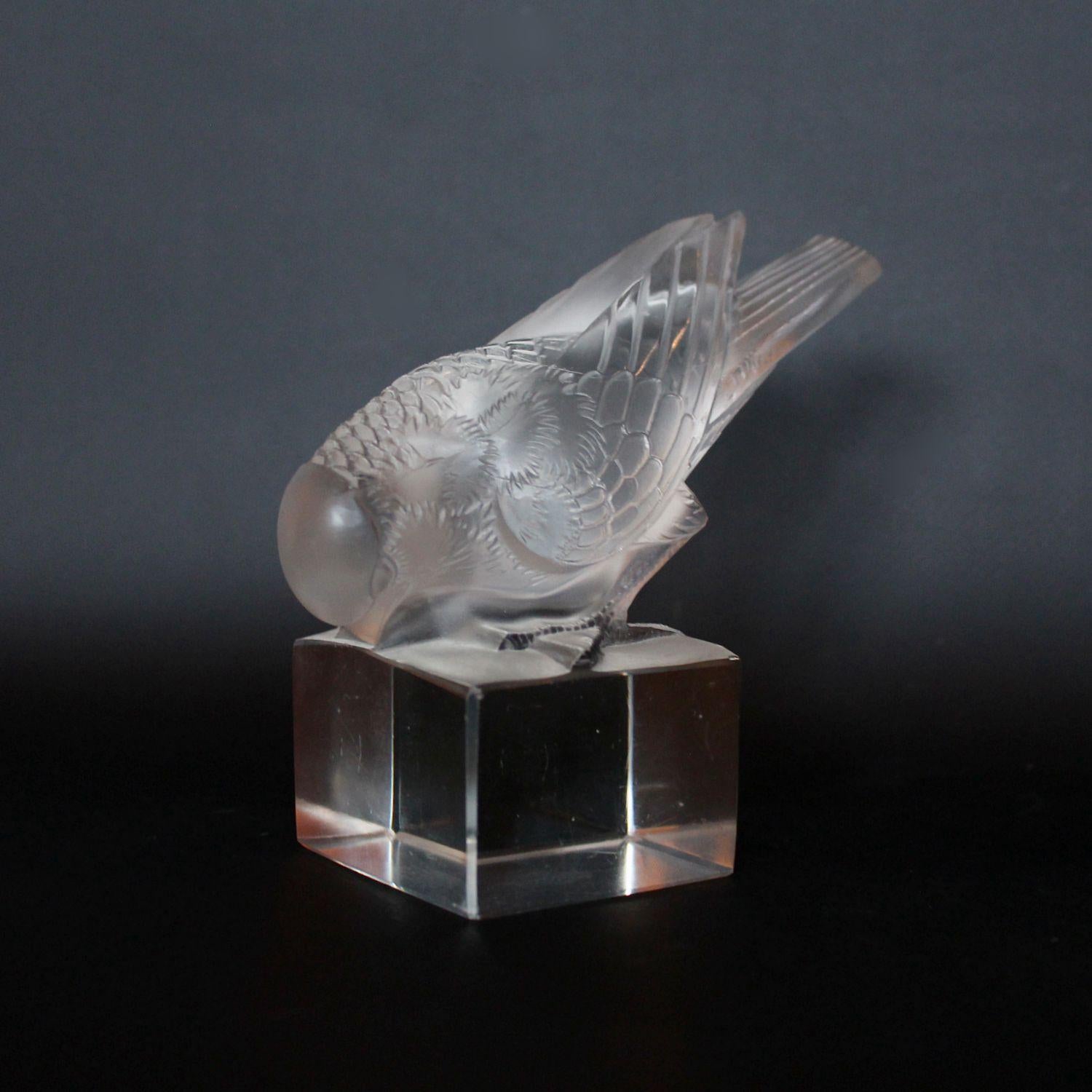 Art Deco Moineau Sur Socle Lalique Paperweight