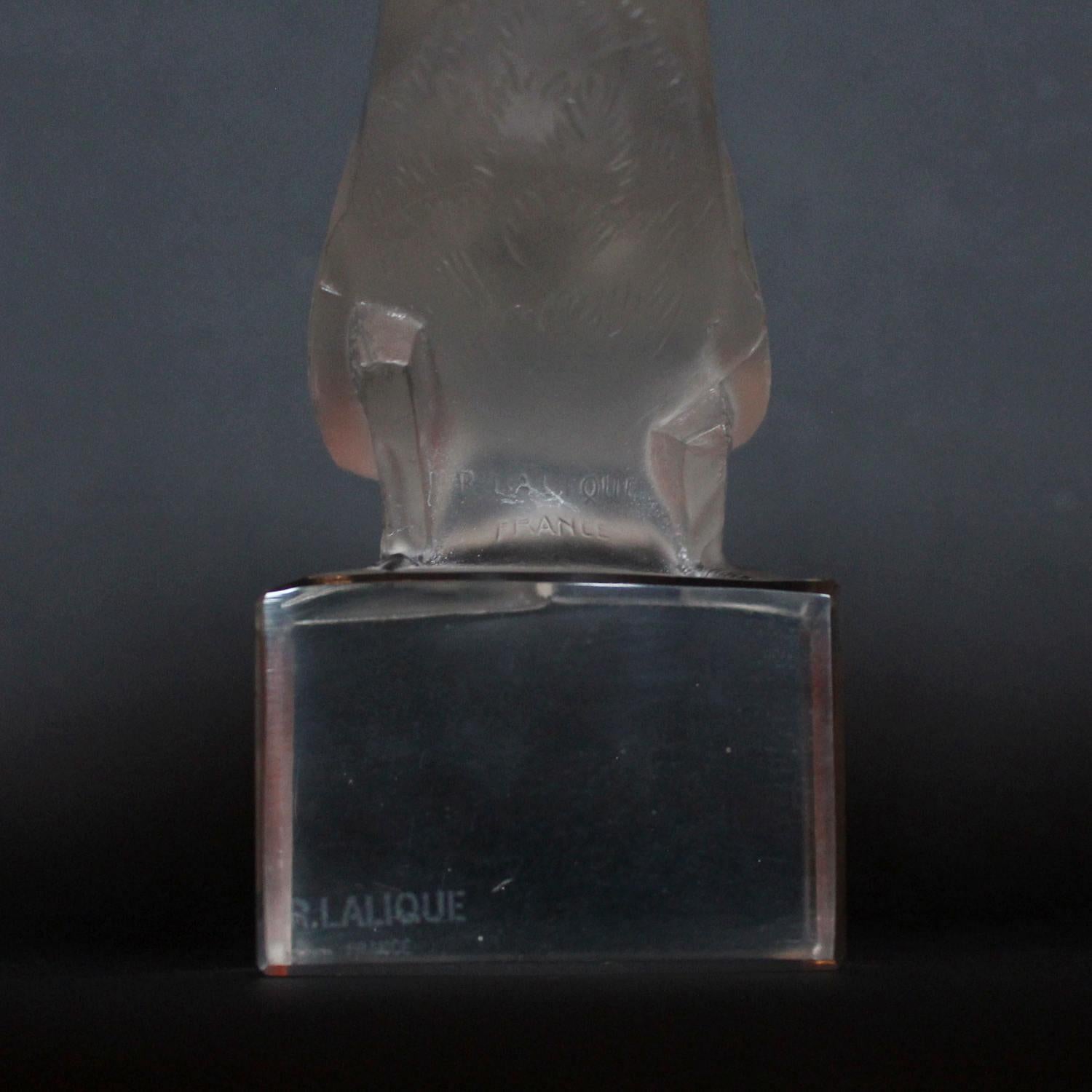 Mid-20th Century Moineau Sur Socle Lalique Paperweight